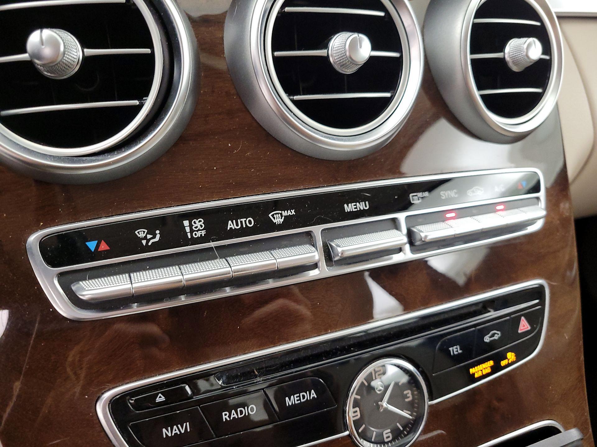 Thumbnail: 2015 Mercedes-Benz C-Class - 15