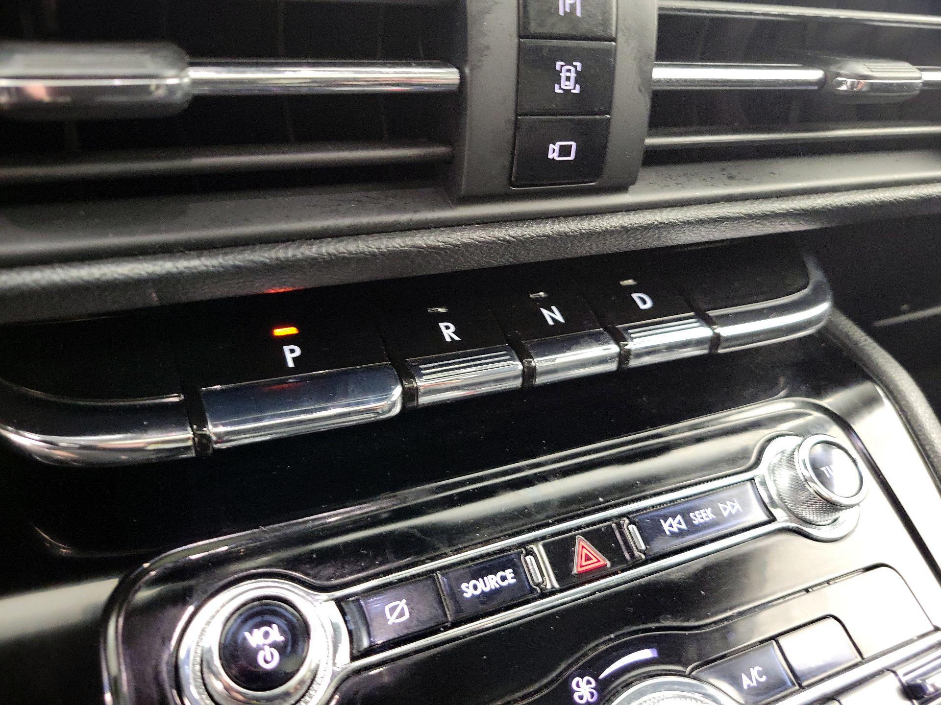 Thumbnail: 2020 Lincoln Corsair - 18