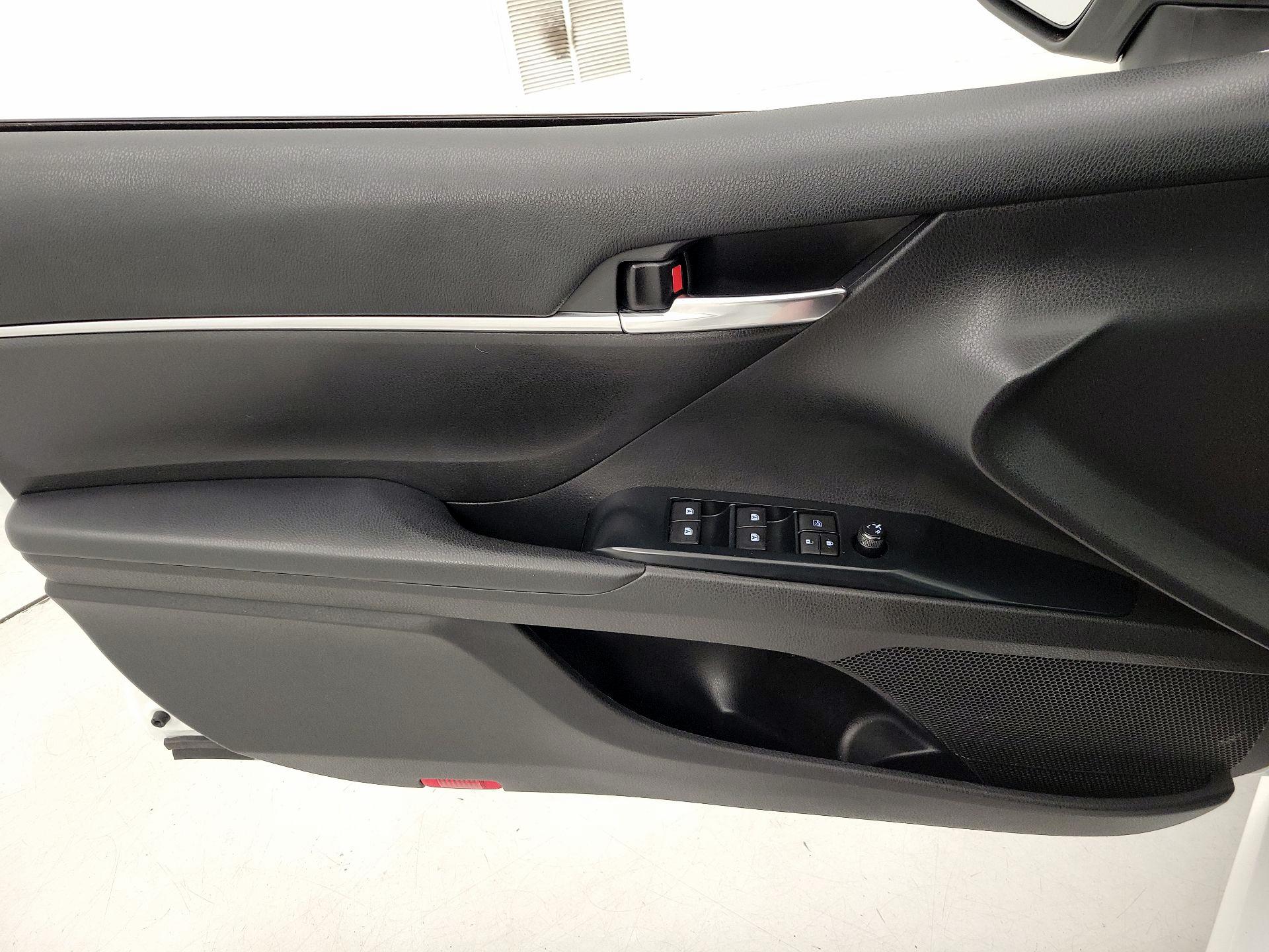 Thumbnail: 2020 Toyota Camry - 12