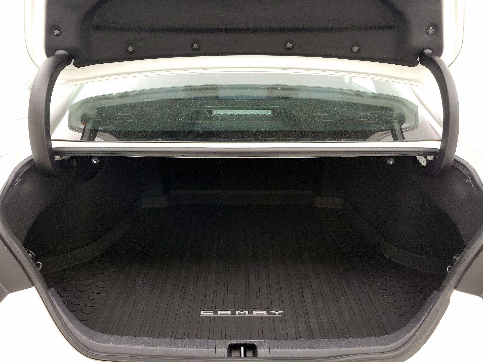 Thumbnail: 2020 Toyota Camry - 20