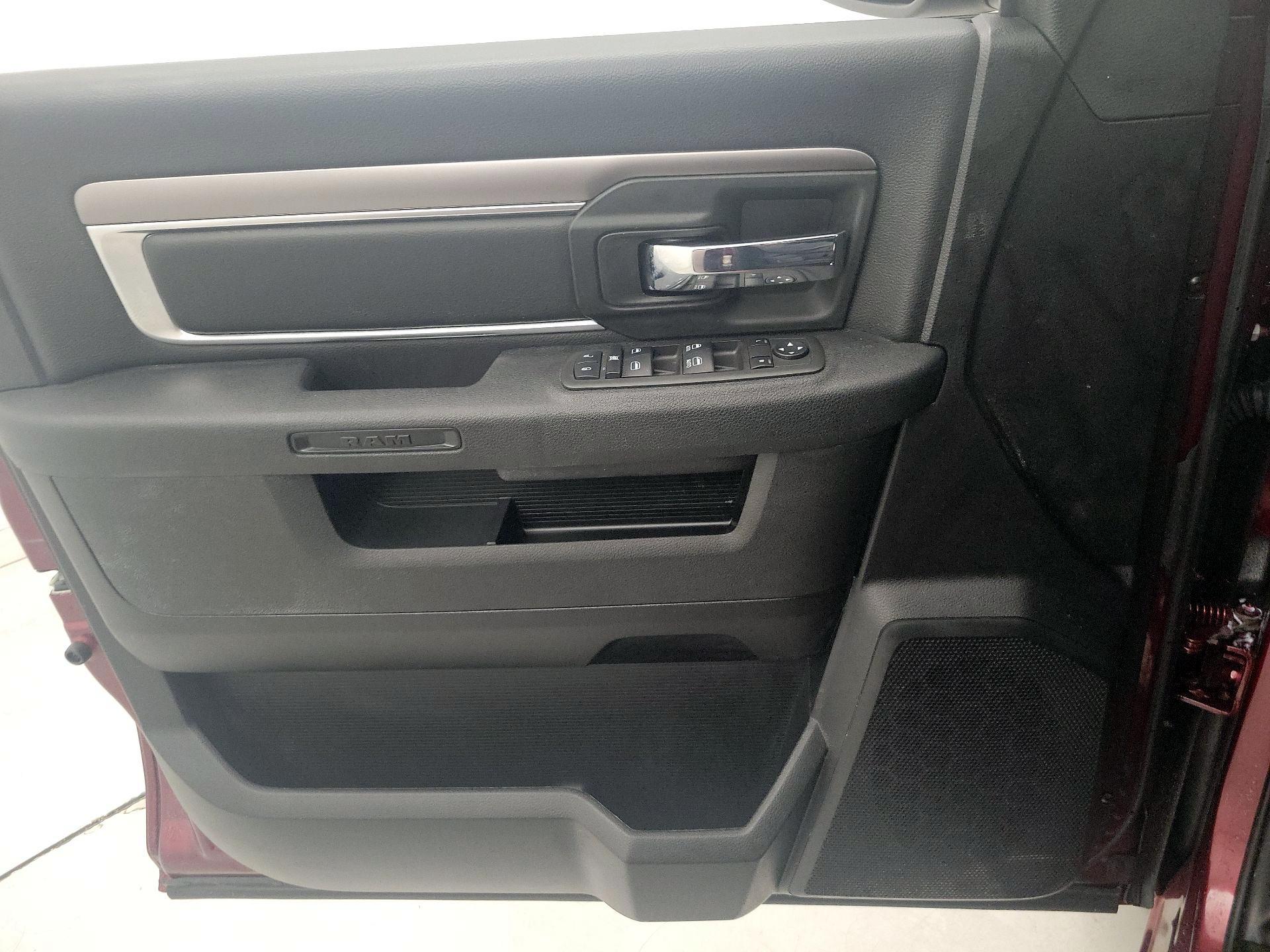 Thumbnail: 2022 RAM 1500 Classic - 12