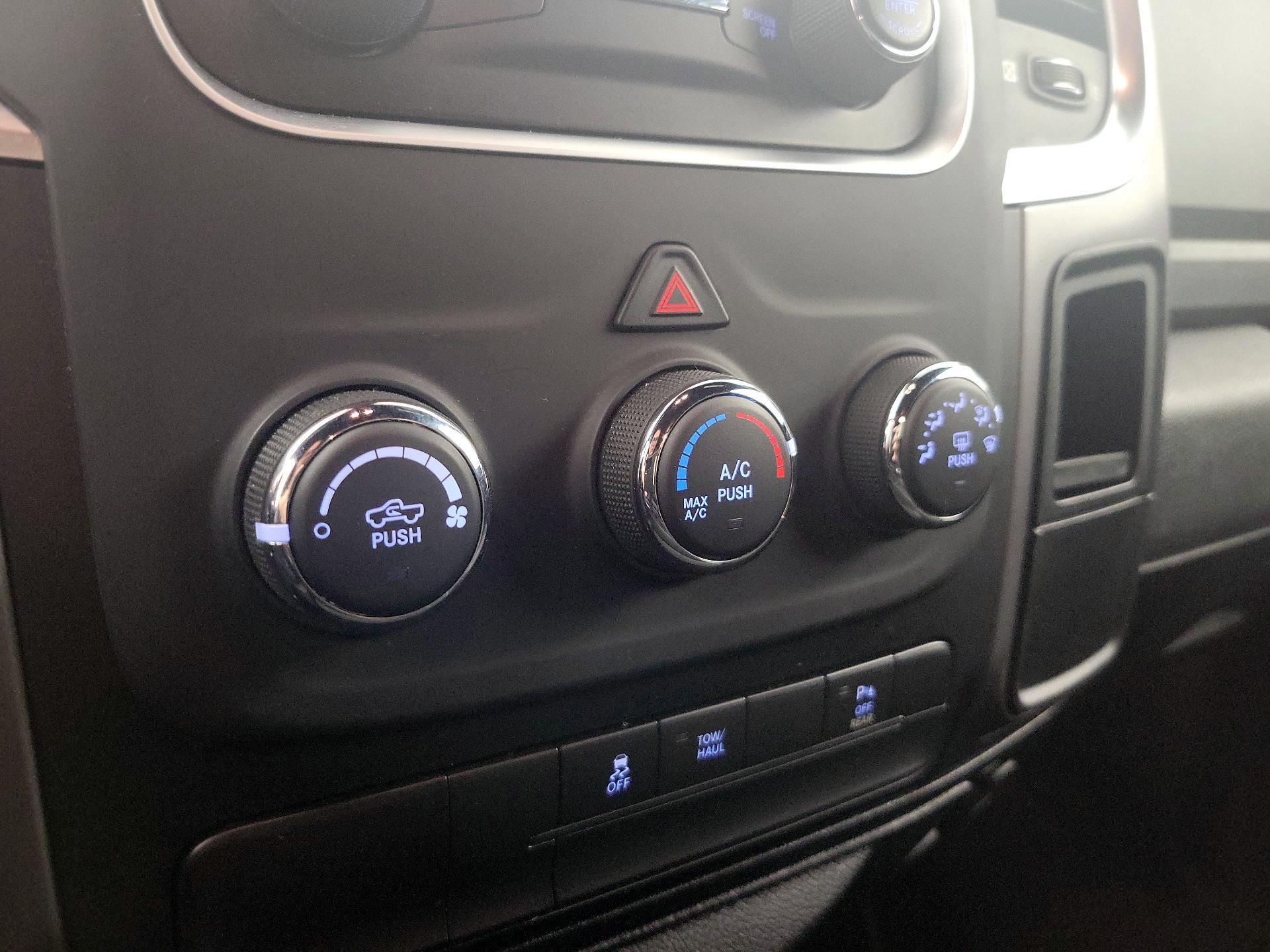 Thumbnail: 2022 RAM 1500 Classic - 16