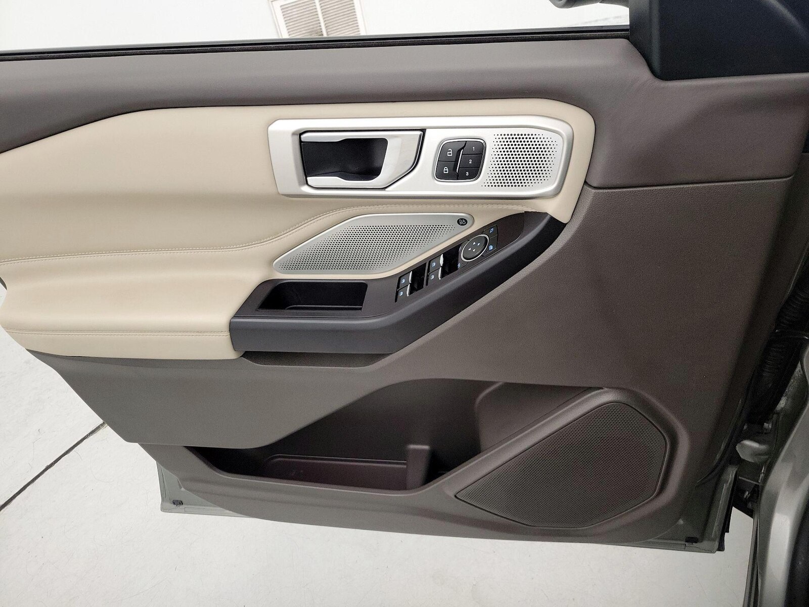 2020 Ford Explorer Platinum - Photo 13