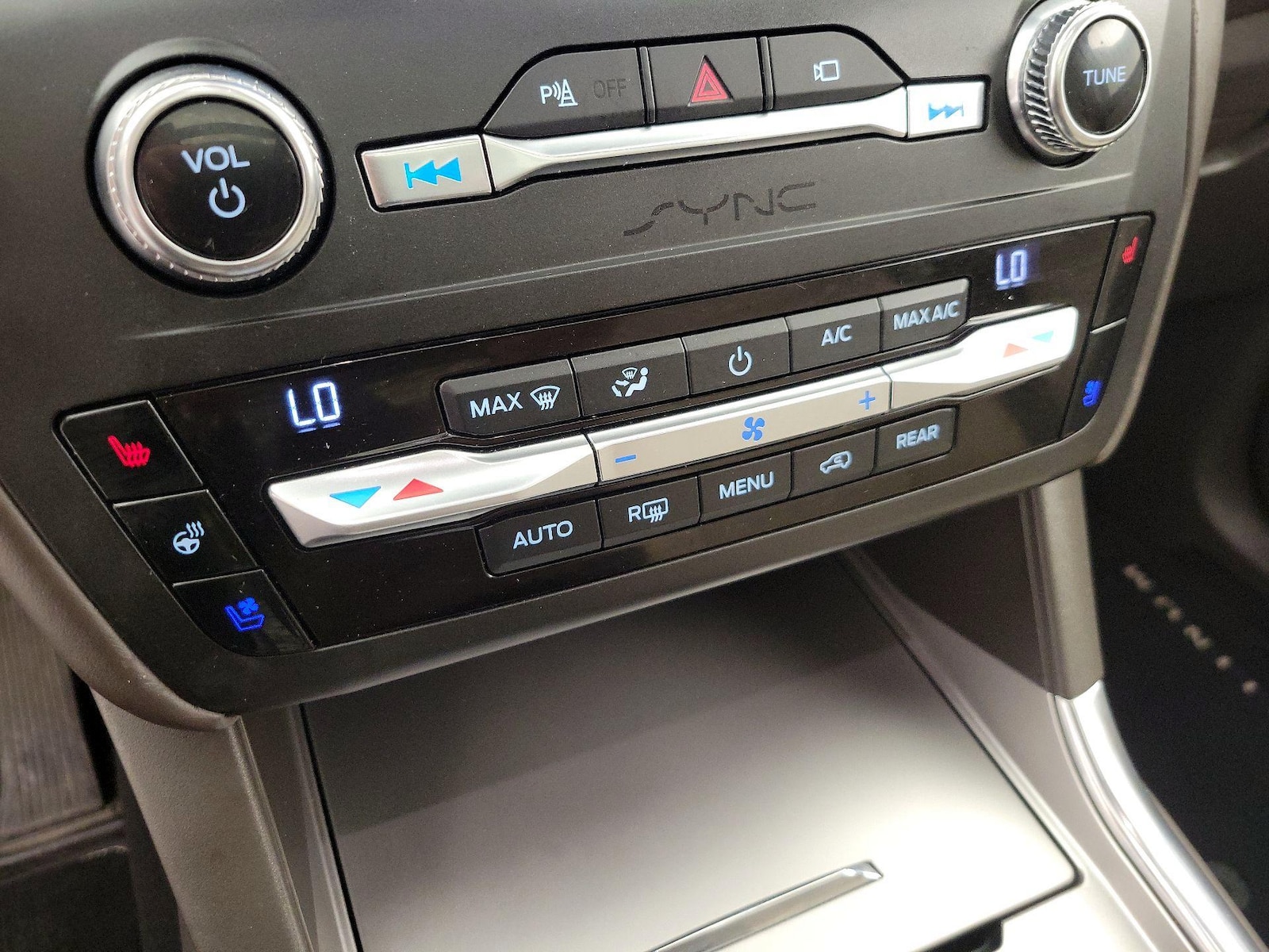 2020 Ford Explorer Platinum - Photo 18