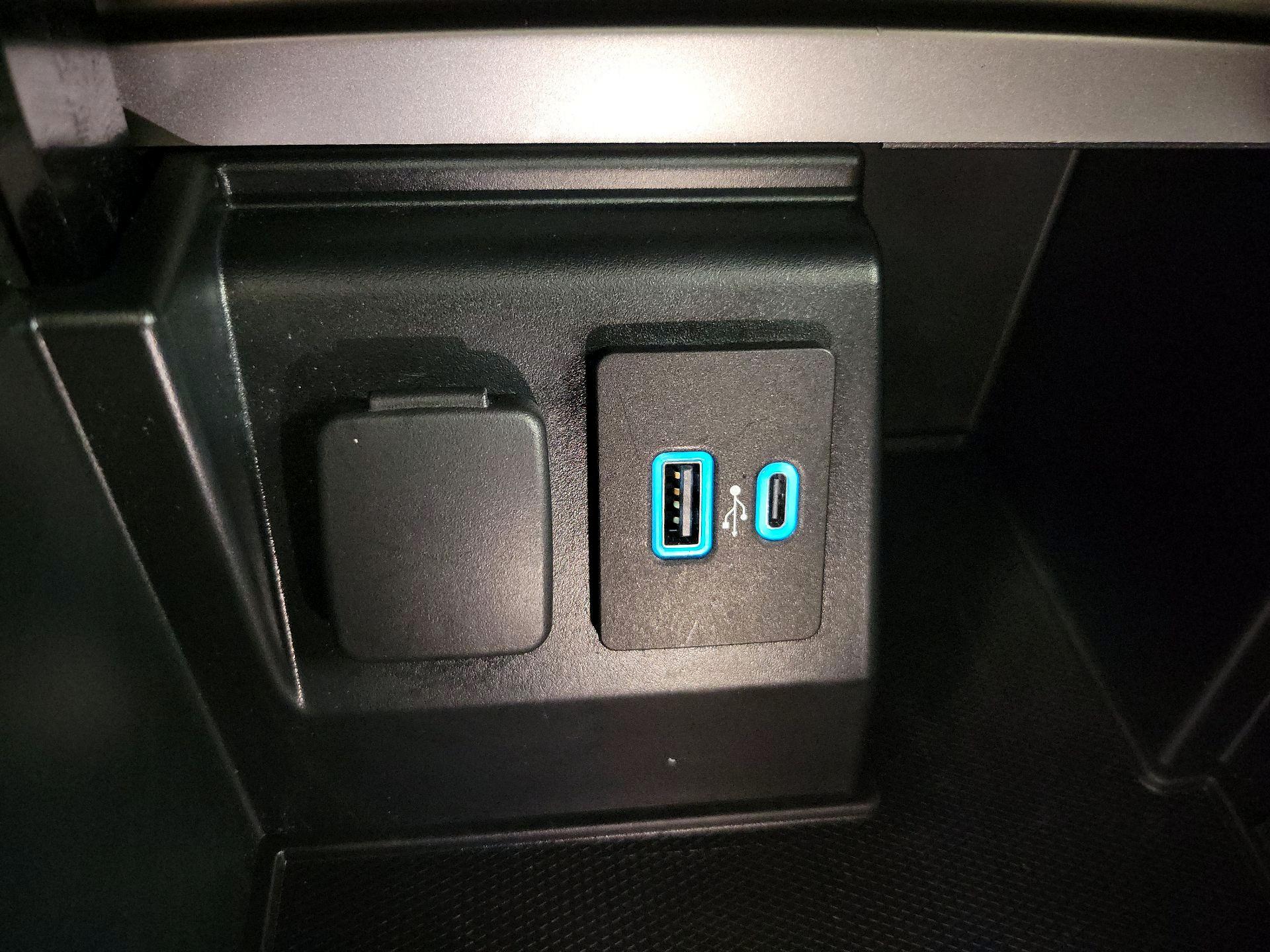 Thumbnail: 2020 Ford Explorer - 19