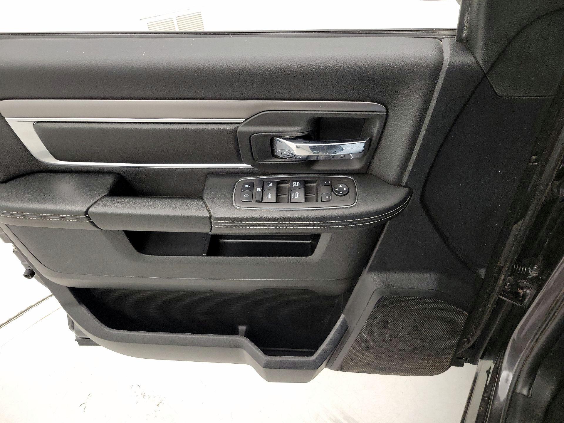 Thumbnail: 2023 RAM 1500 Classic - 12