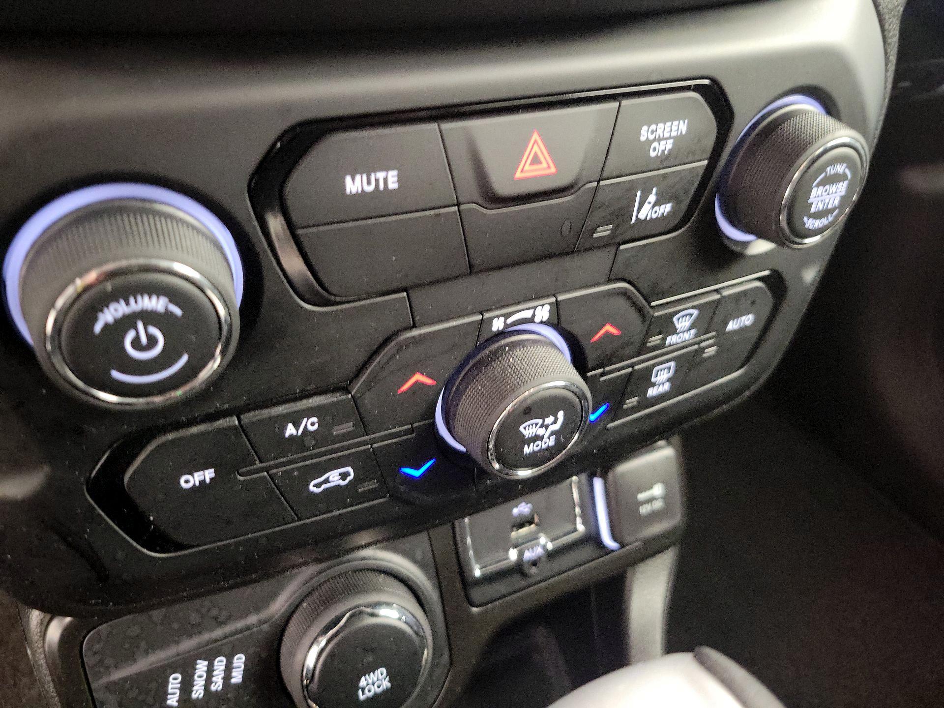 Thumbnail: 2023 Jeep Renegade - 17