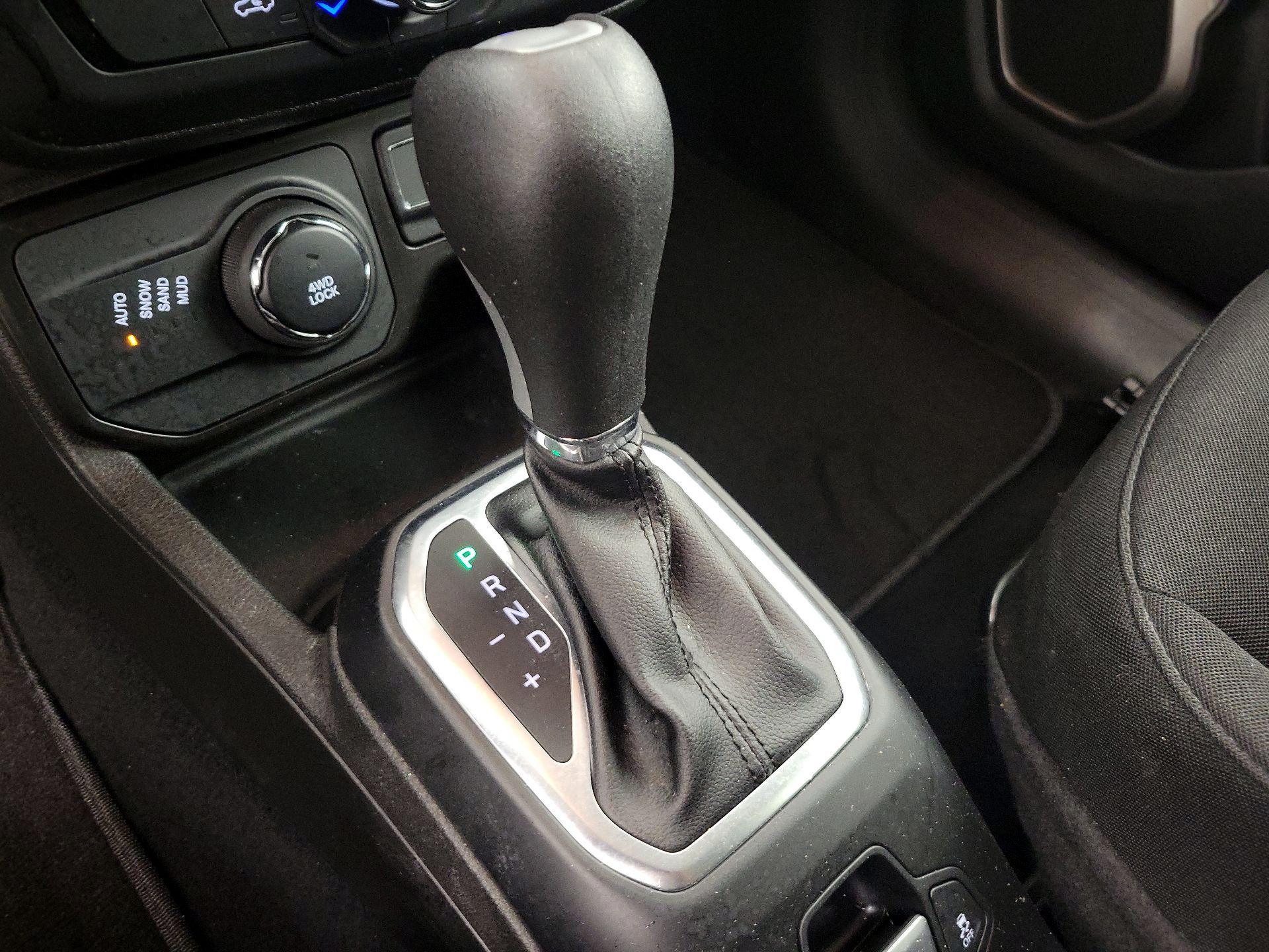 Thumbnail: 2023 Jeep Renegade - 18