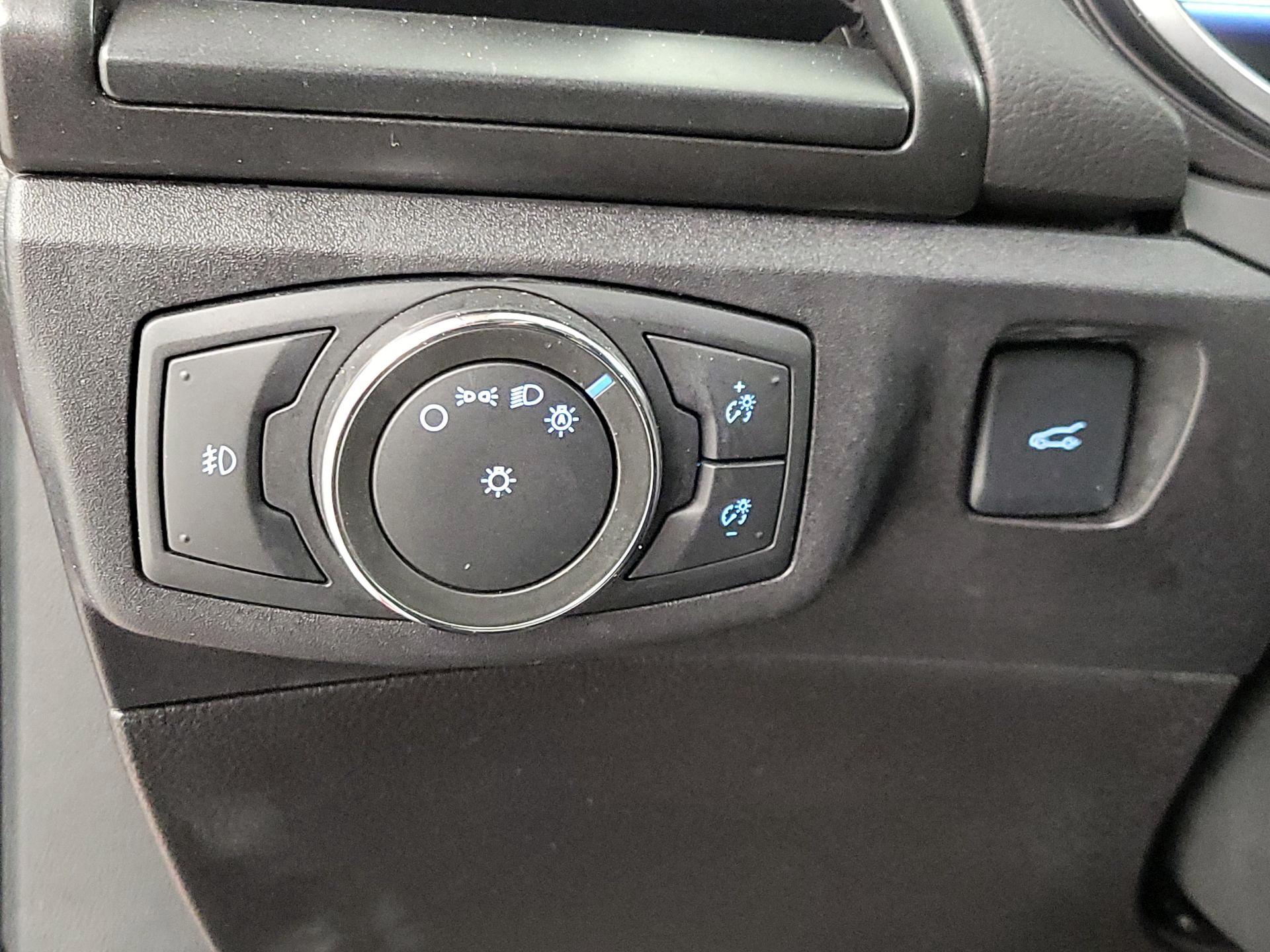 Thumbnail: 2017 Ford Fusion - 13