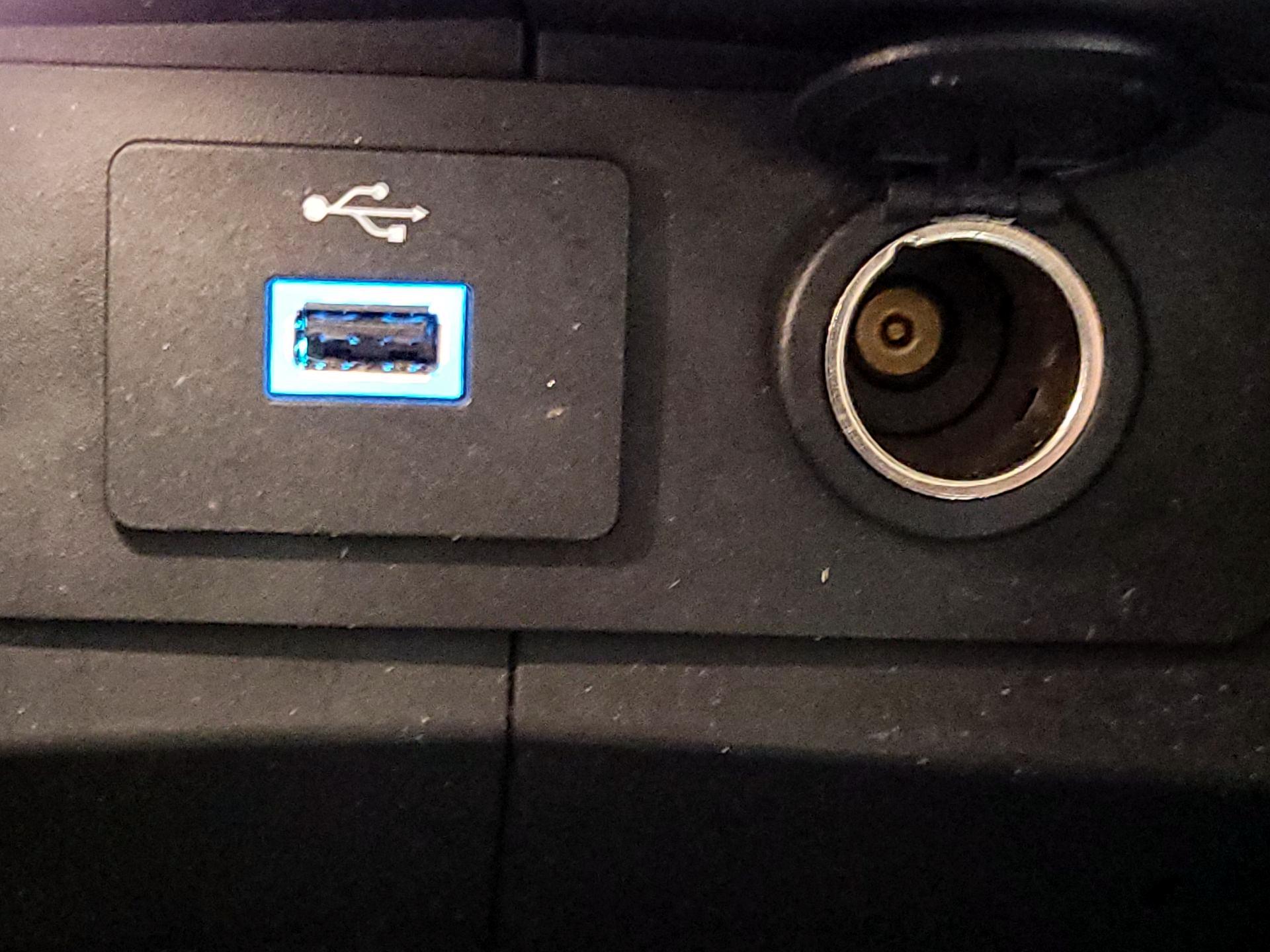 Thumbnail: 2017 Ford Fusion - 18