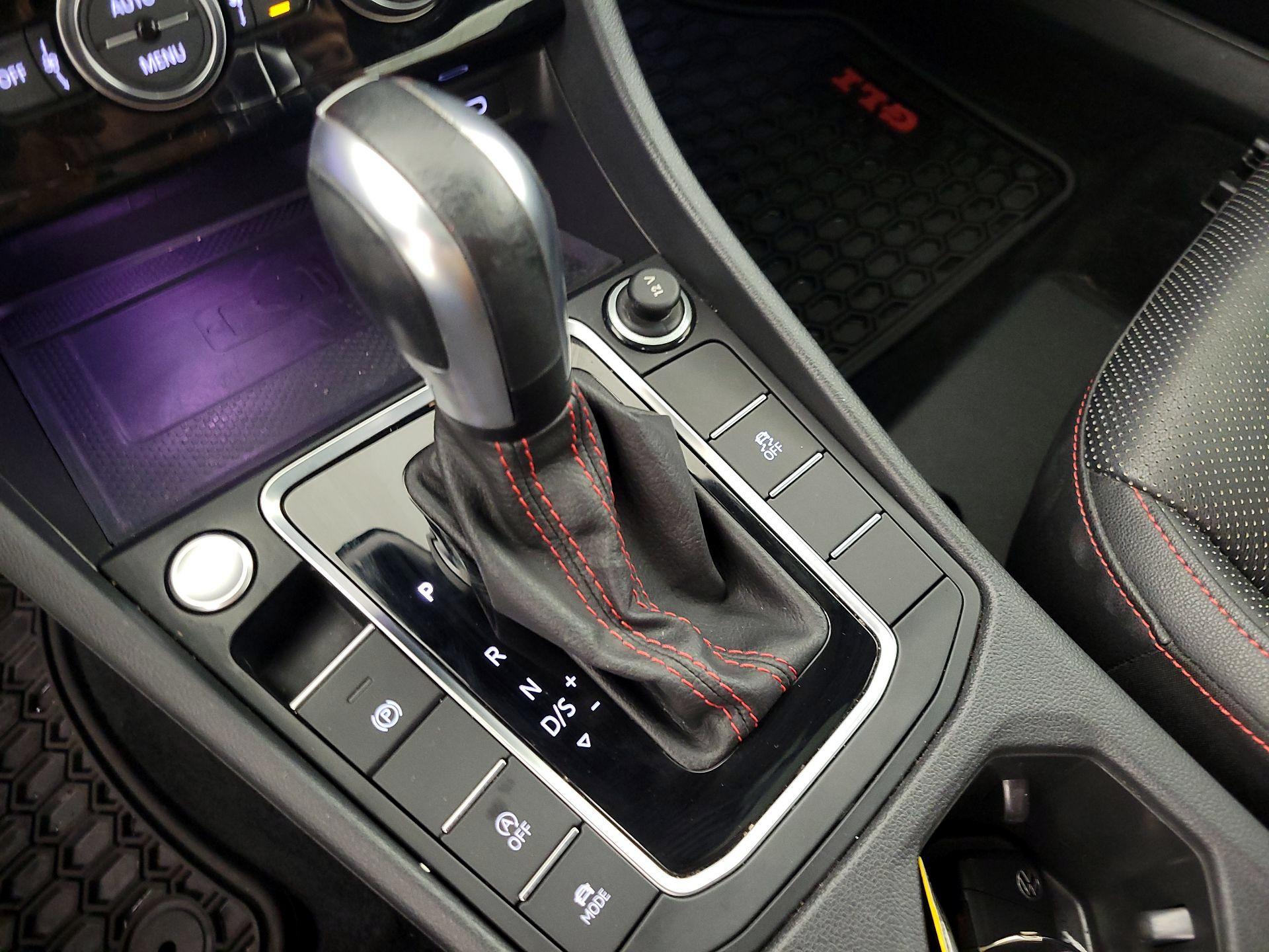 Thumbnail: 2021 Volkswagen Jetta - 17