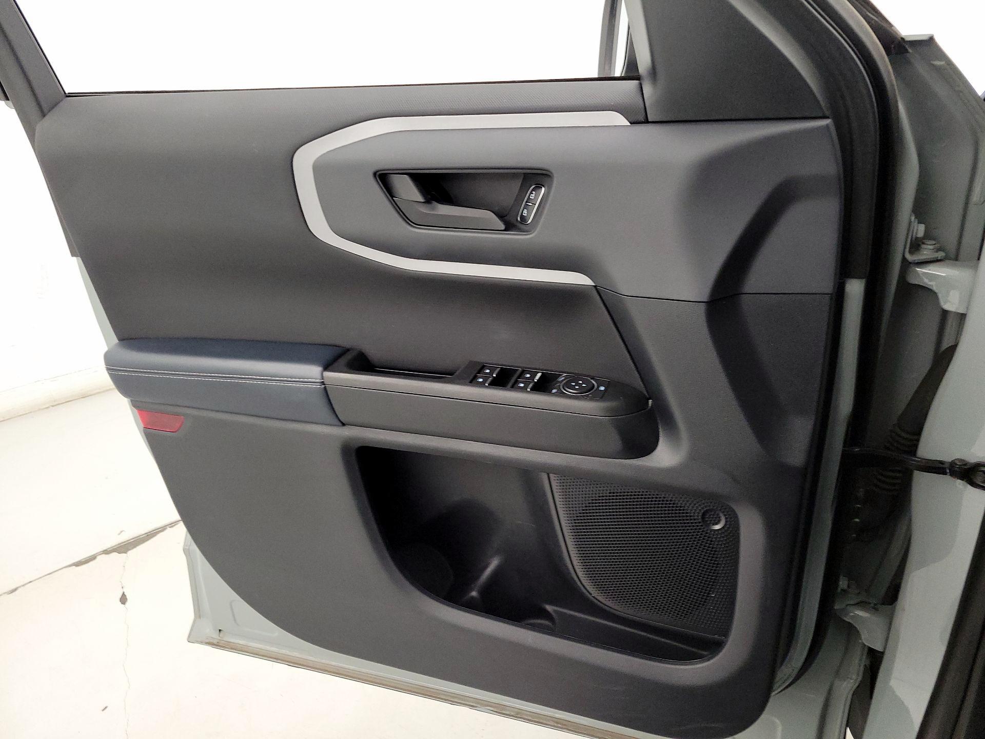 Thumbnail: 2022 Ford Bronco Sport - 12