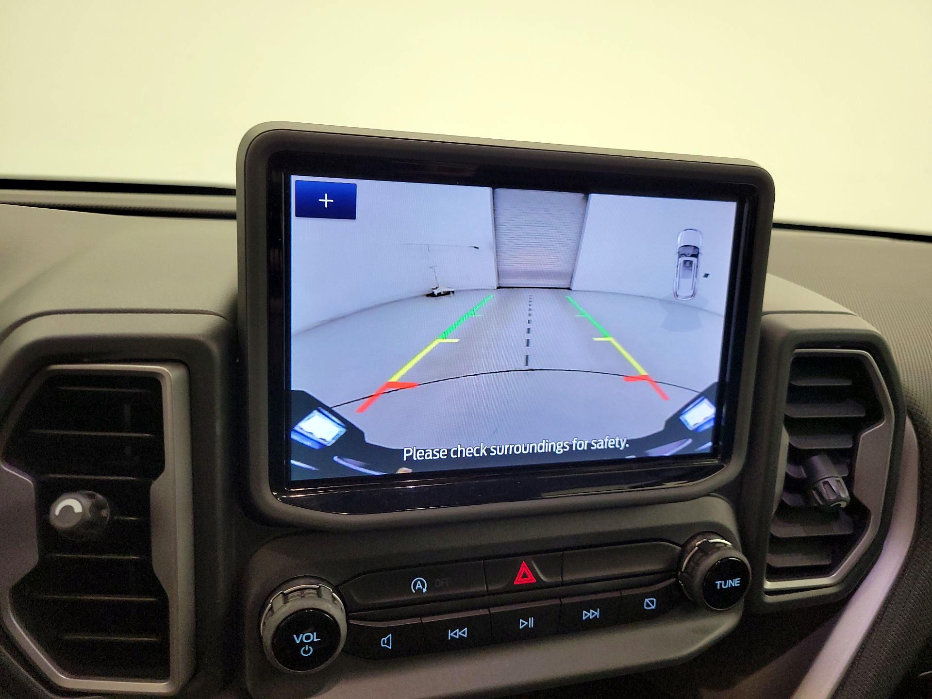 Thumbnail: 2022 Ford Bronco Sport - 14