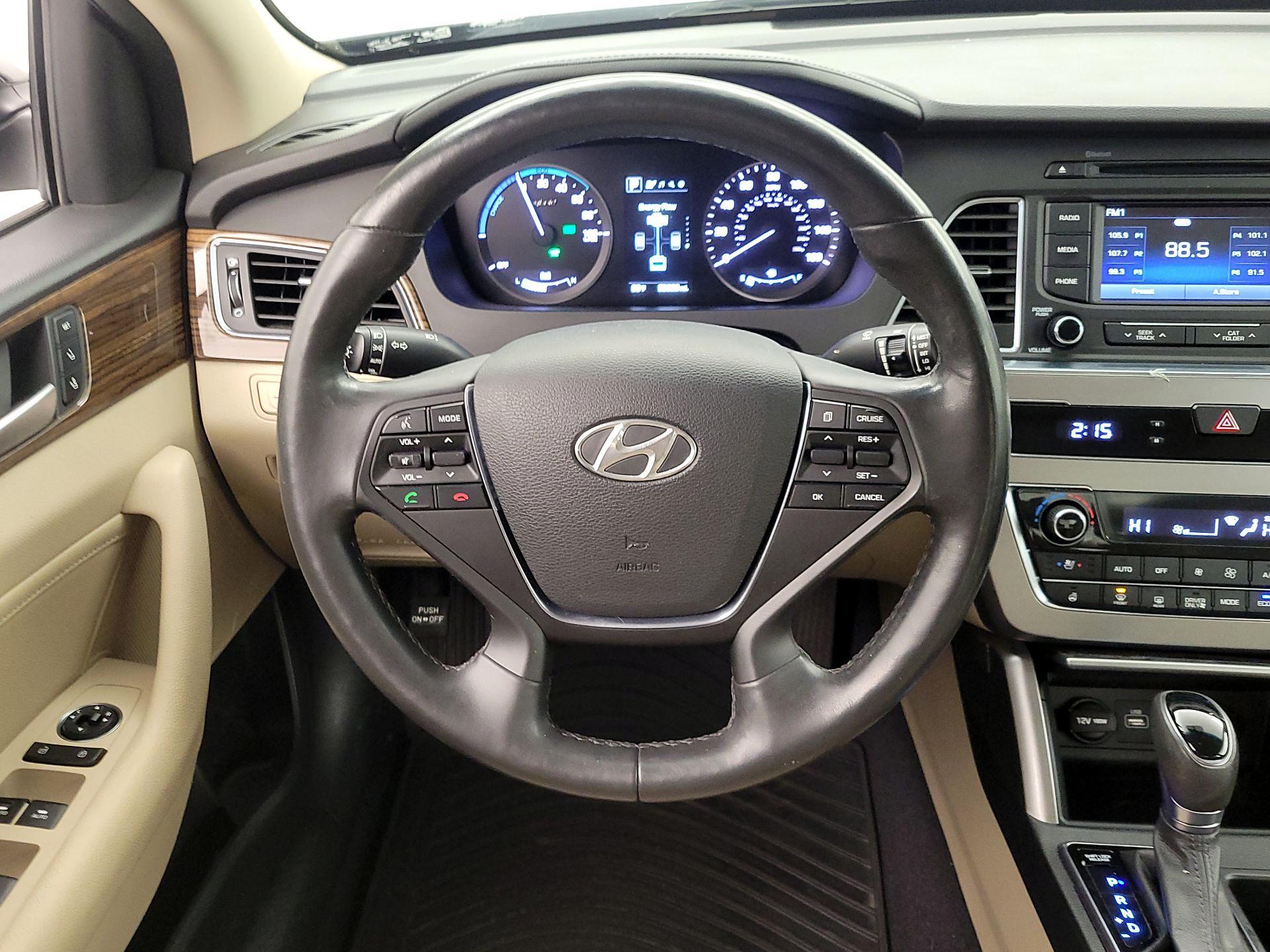 Thumbnail: 2016 Hyundai Sonata - 10