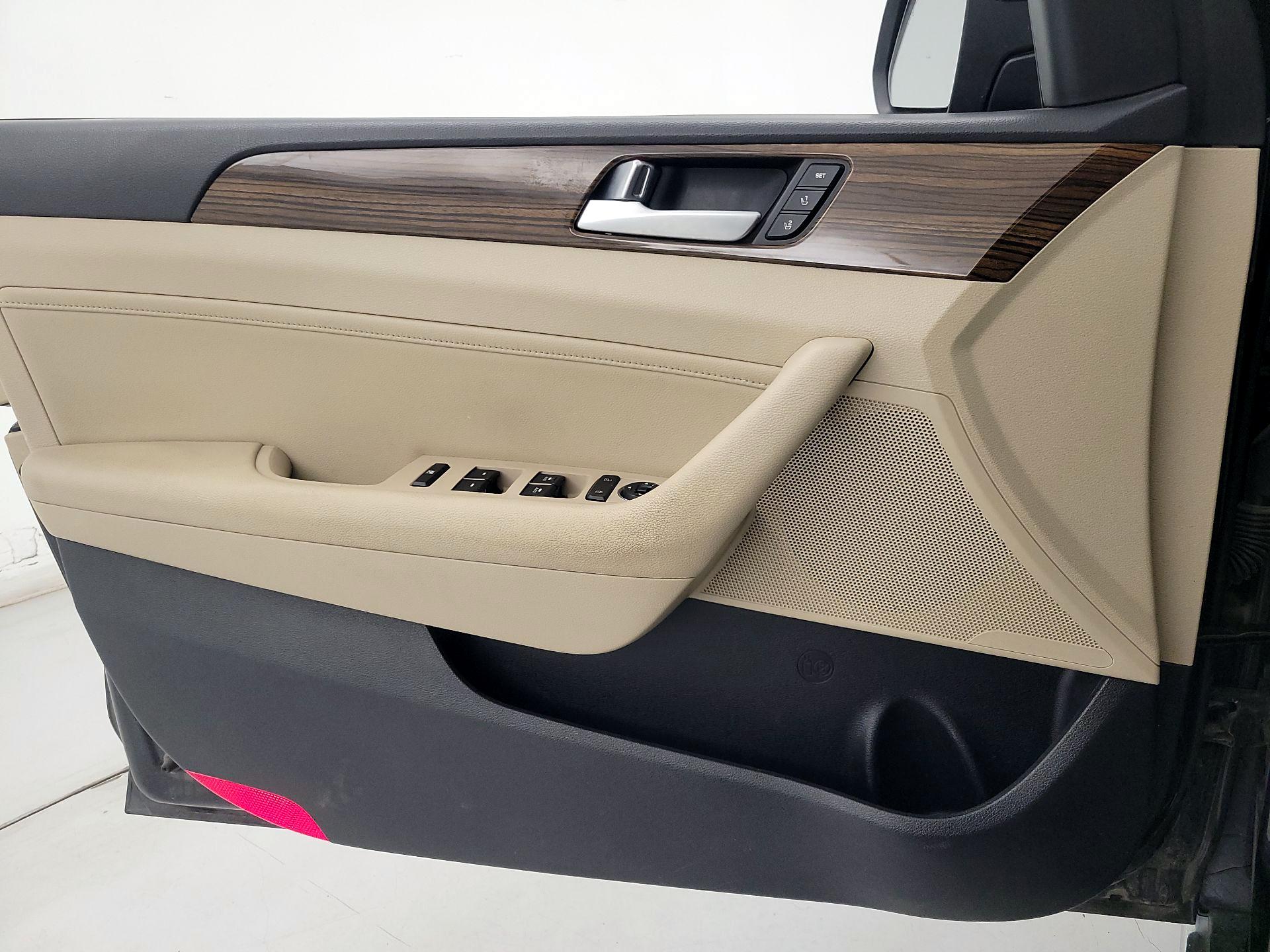 Thumbnail: 2016 Hyundai Sonata - 12