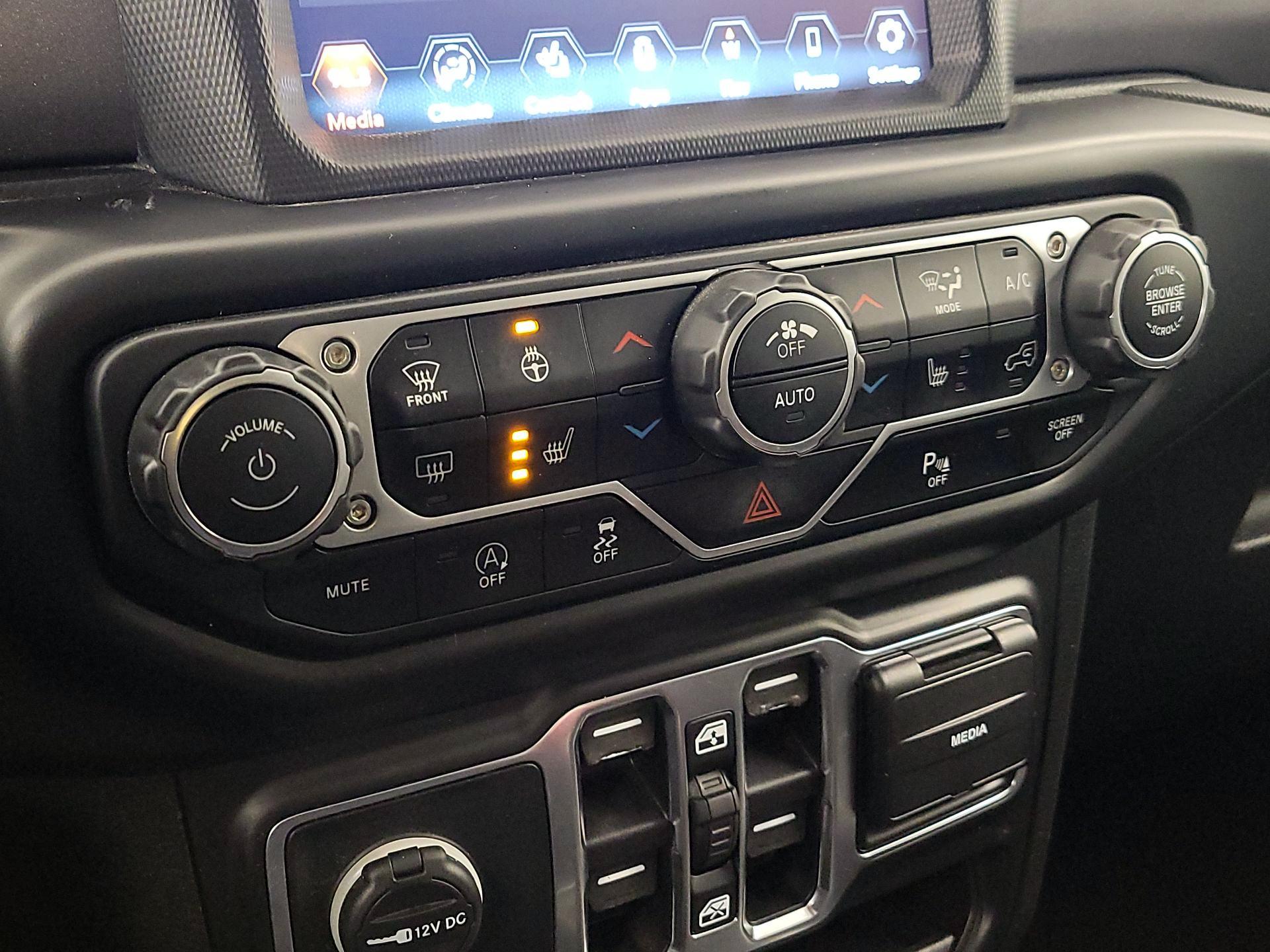 Thumbnail: 2021 Jeep Gladiator - 17