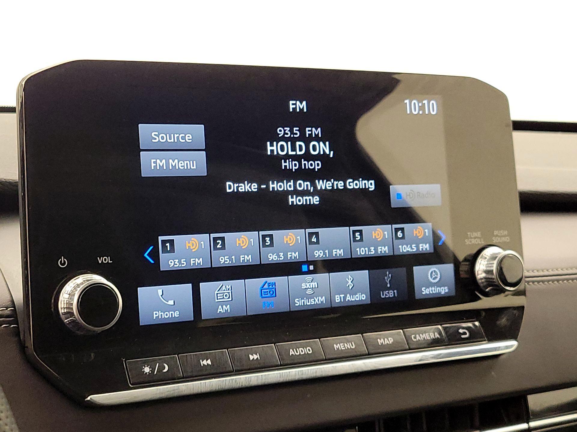 Thumbnail: 2024 Mitsubishi Outlander - 16