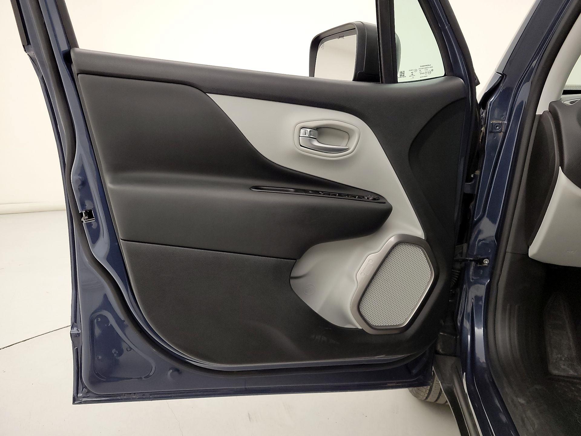 Thumbnail: 2022 Jeep Renegade - 12