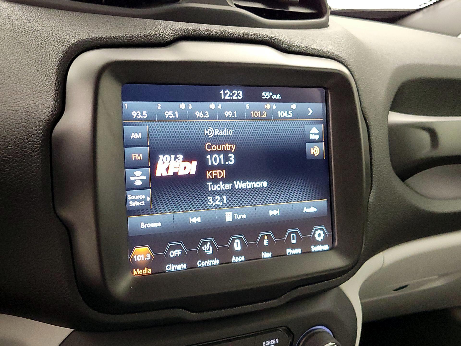 Thumbnail: 2022 Jeep Renegade - 16