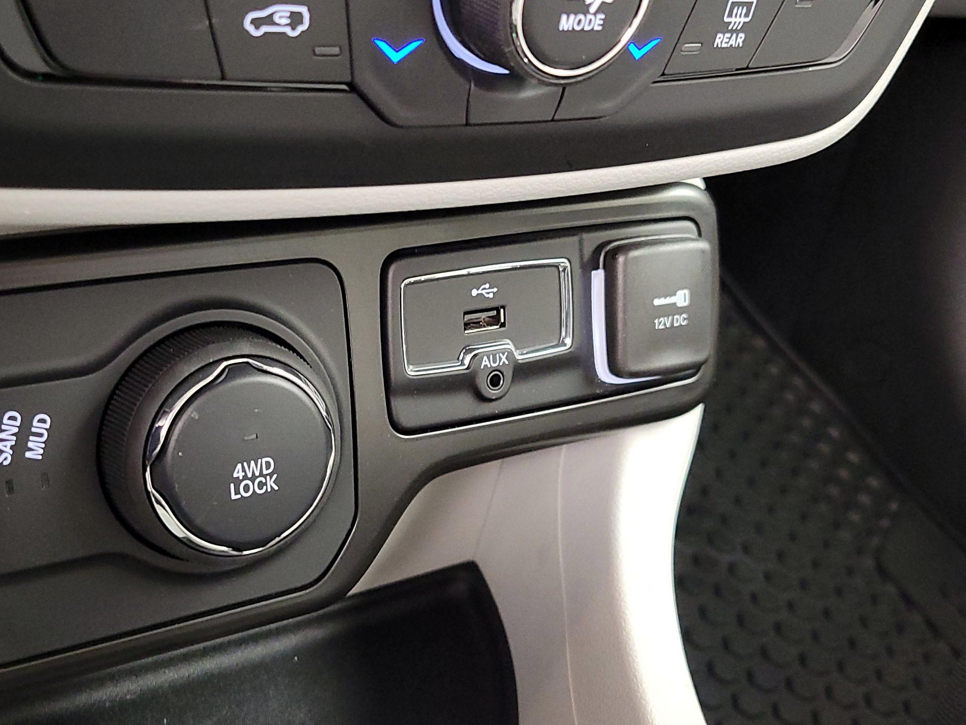 Thumbnail: 2022 Jeep Renegade - 19