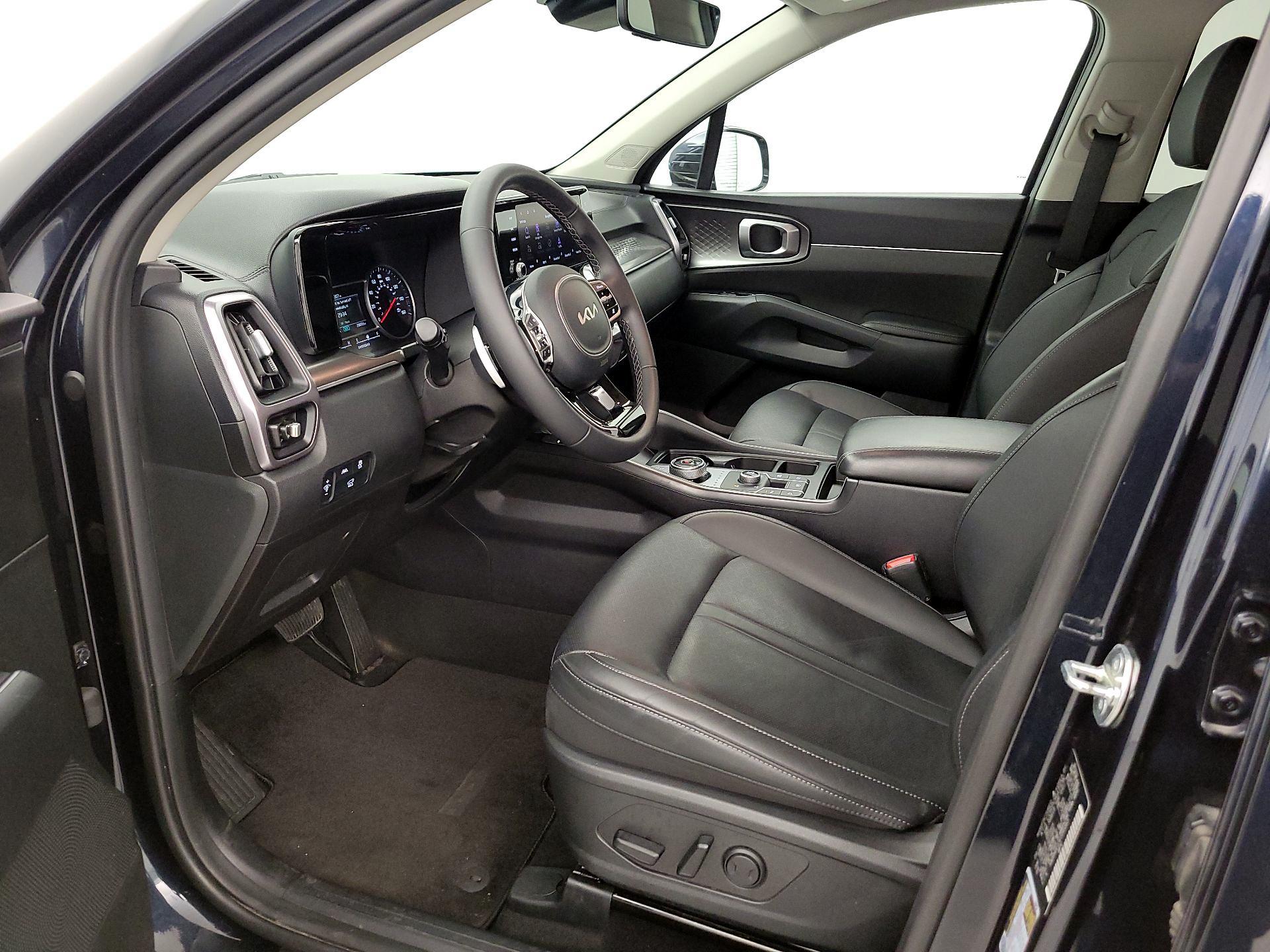 Thumbnail: 2023 Kia Sorento - 11