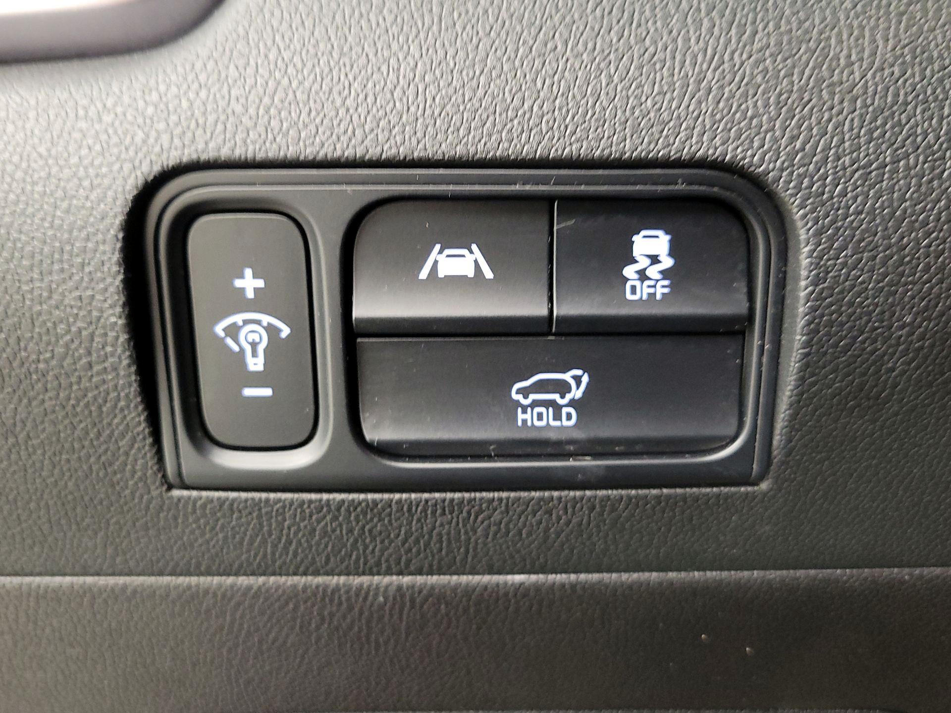 Thumbnail: 2023 Kia Sorento - 13