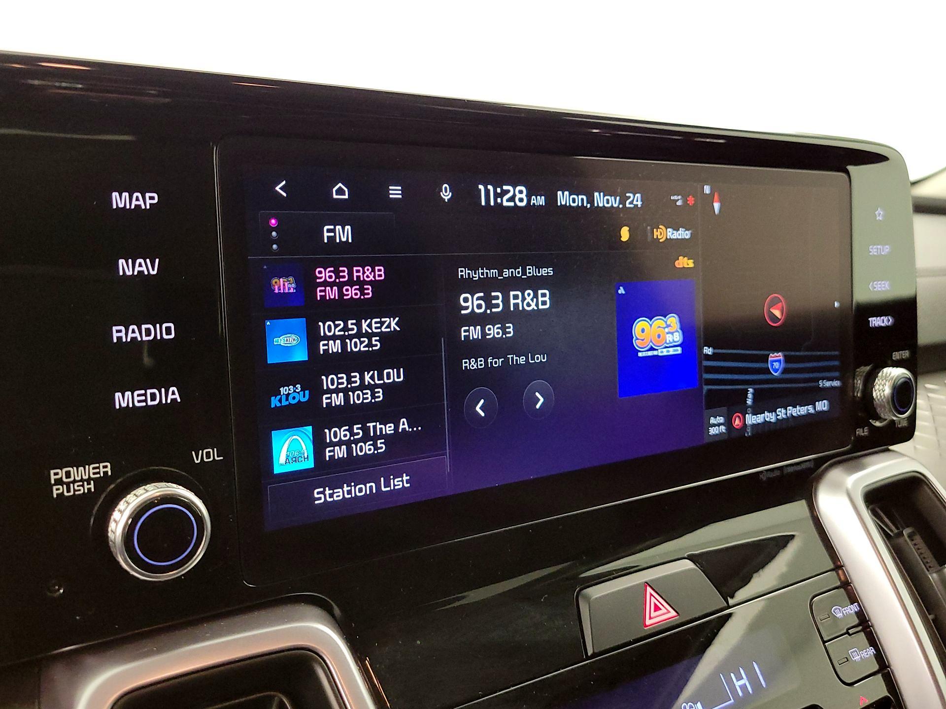 Thumbnail: 2023 Kia Sorento - 16