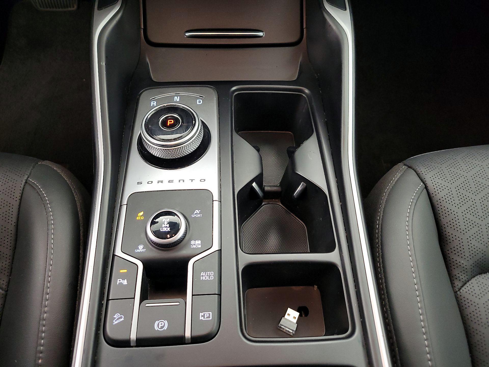 Thumbnail: 2023 Kia Sorento - 18