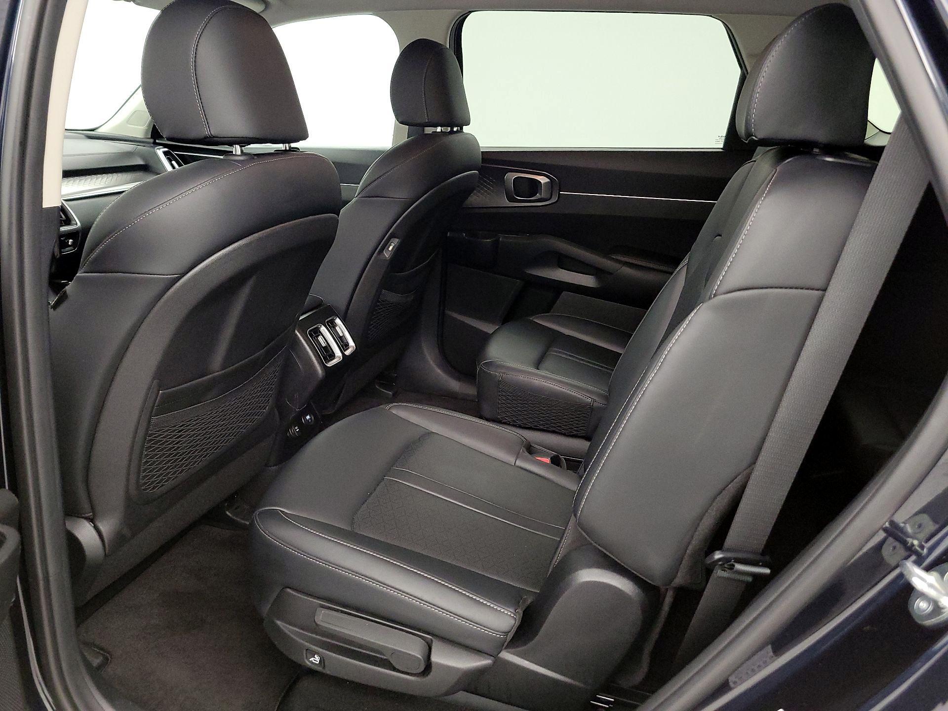 Thumbnail: 2023 Kia Sorento - 20