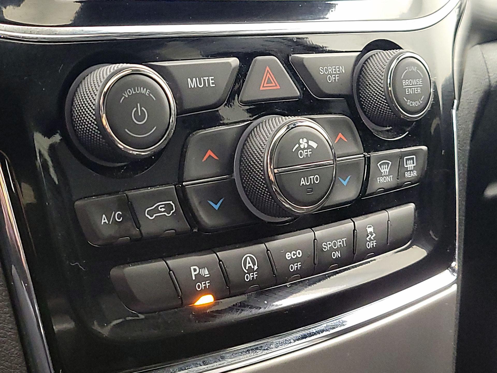 Thumbnail: 2020 Jeep Grand Cherokee - 17