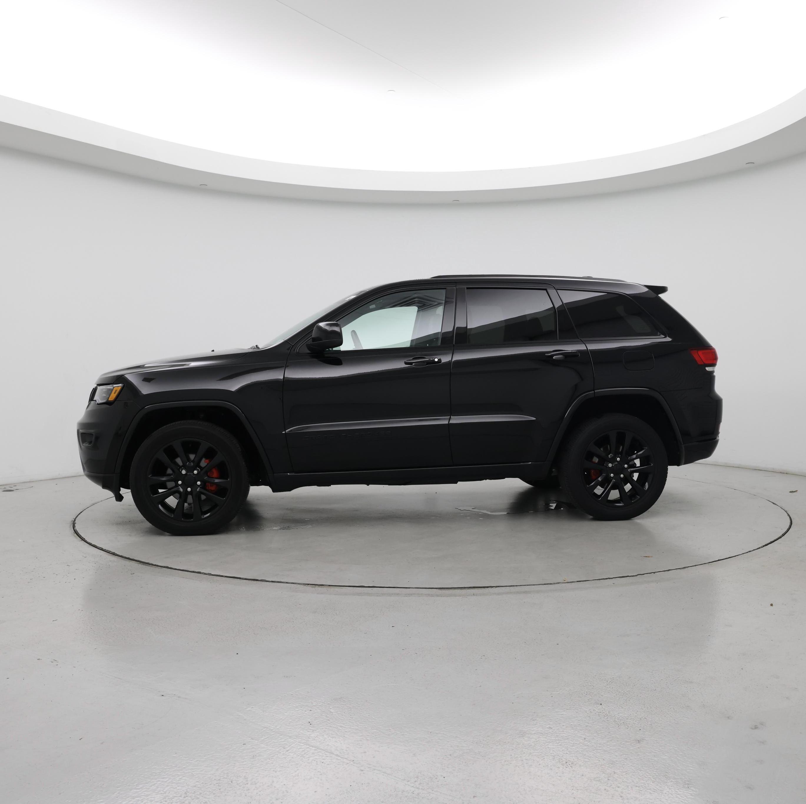 Thumbnail: 2020 Jeep Grand Cherokee - 3