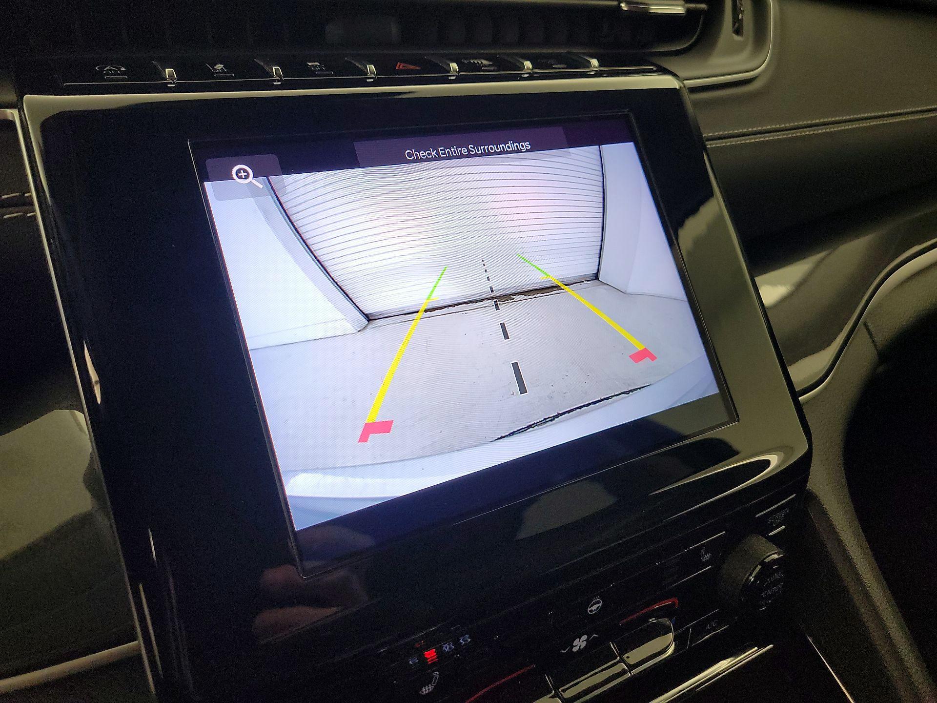 Thumbnail: 2022 Jeep Grand Cherokee - 14