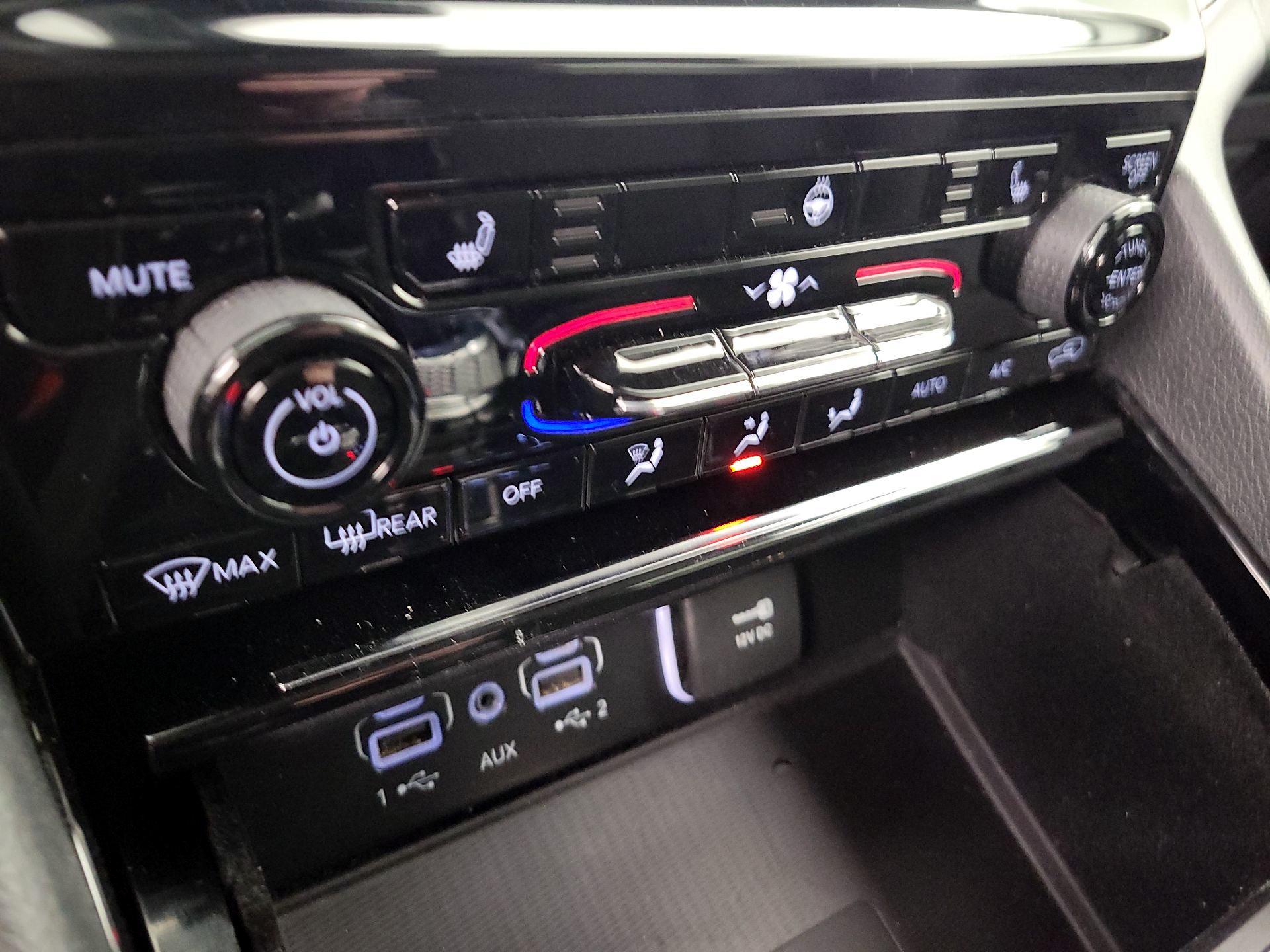 Thumbnail: 2022 Jeep Grand Cherokee - 16