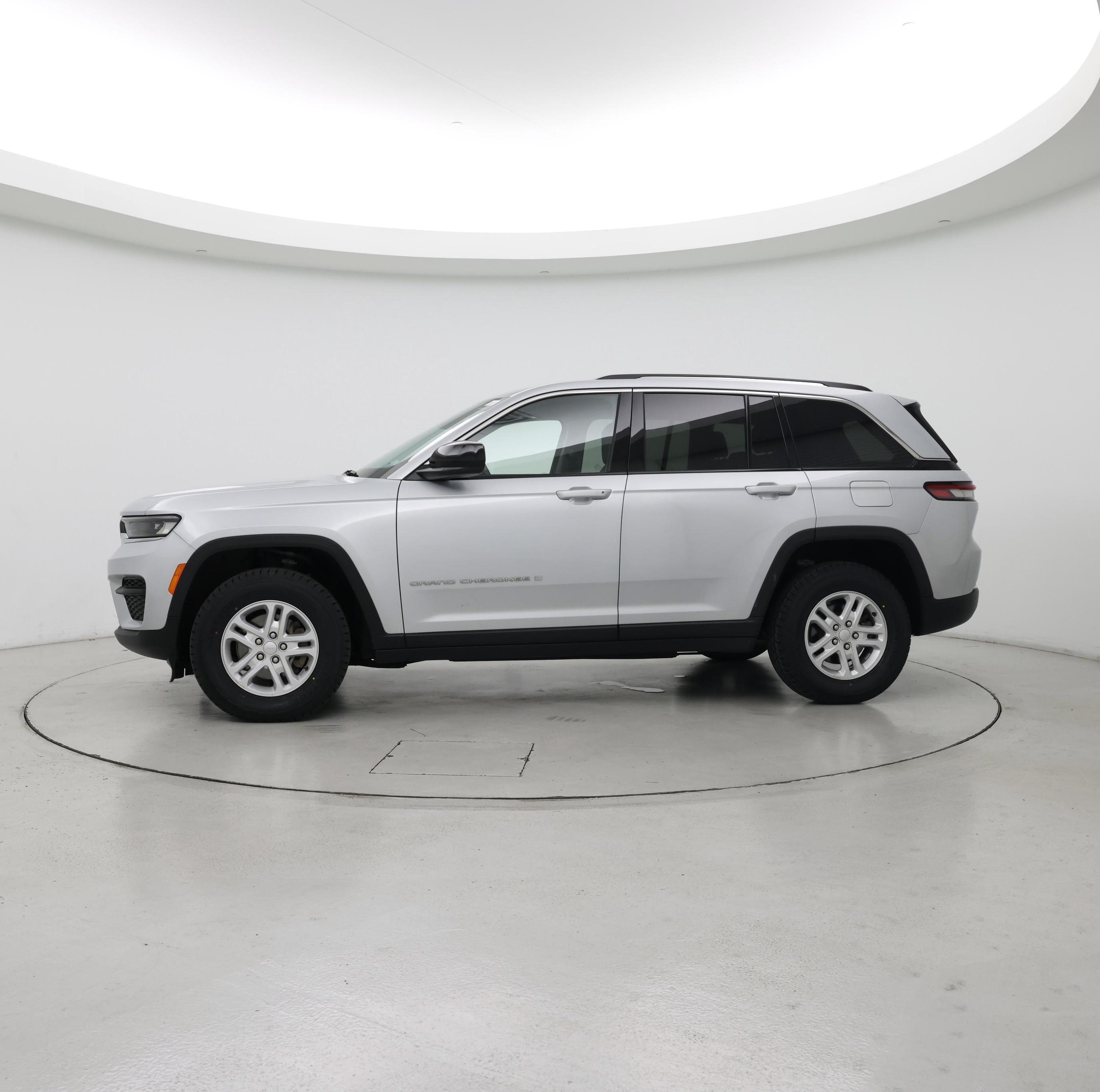 Thumbnail: 2022 Jeep Grand Cherokee - 3