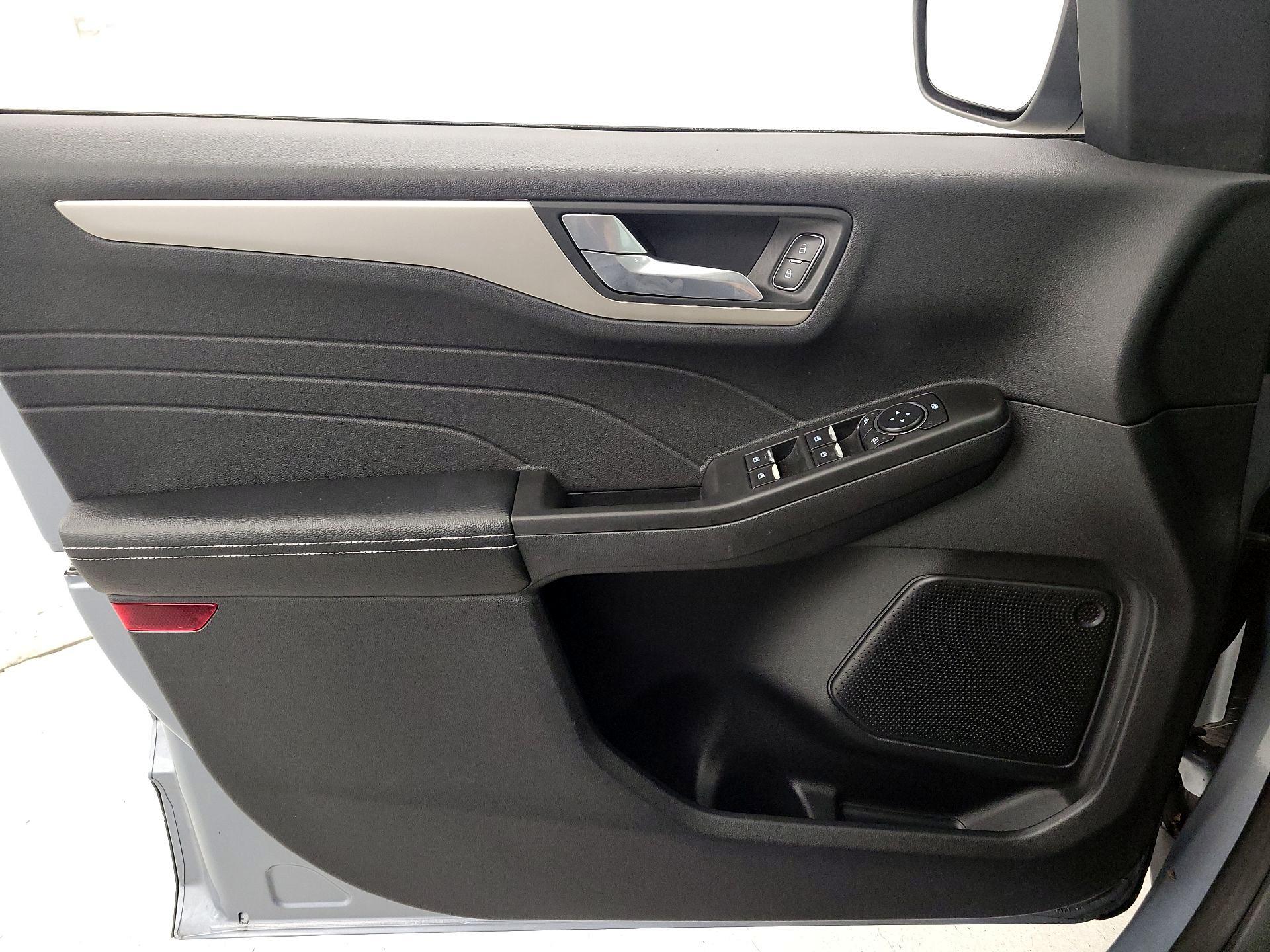 Thumbnail: 2022 Ford Escape - 12