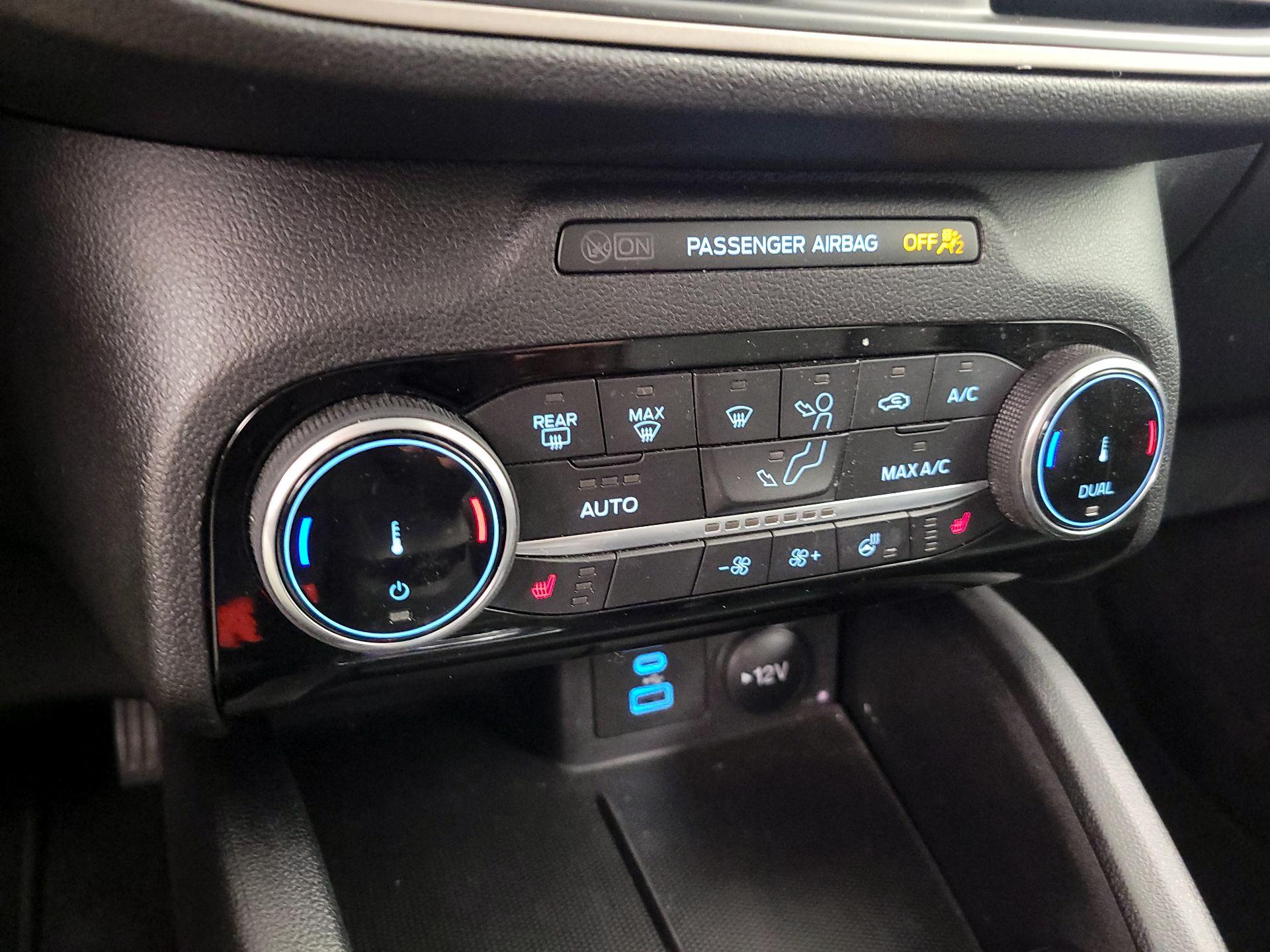 Thumbnail: 2022 Ford Escape - 17