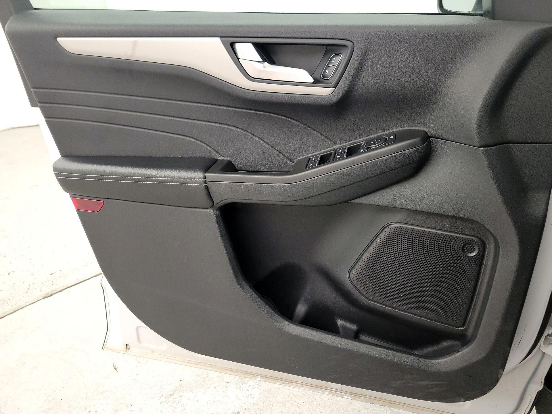 Thumbnail: 2022 Ford Escape - 12