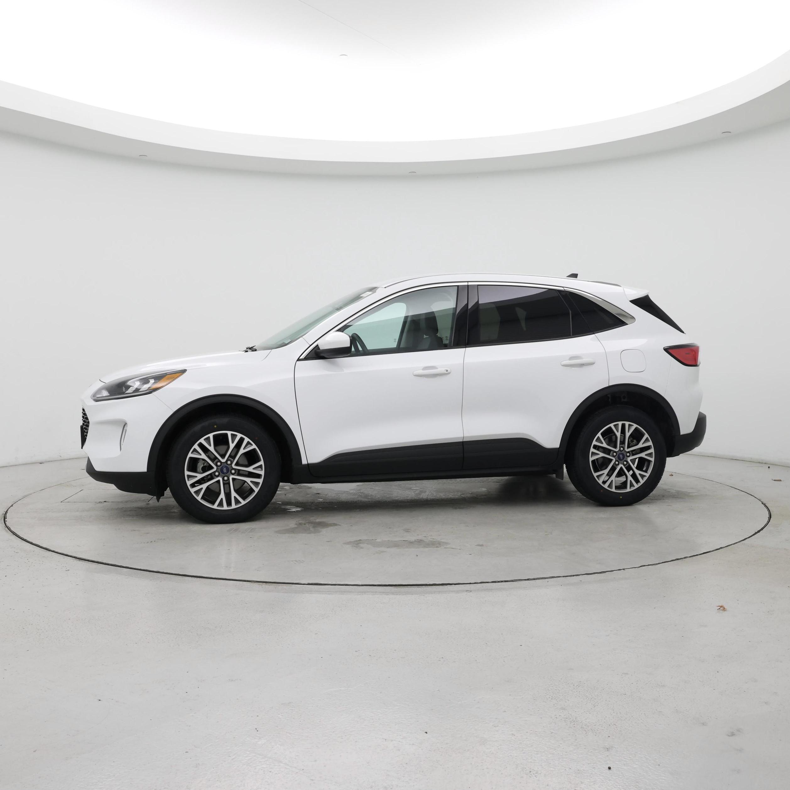 Thumbnail: 2022 Ford Escape - 3