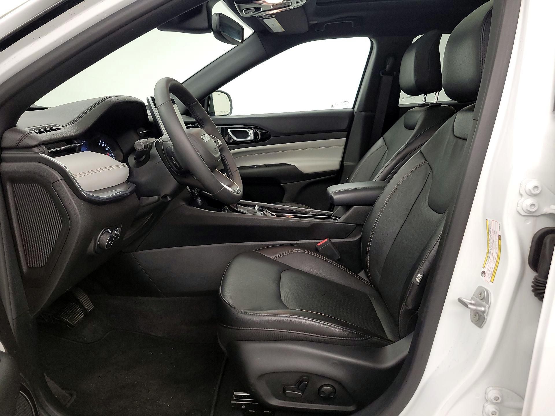 Thumbnail: 2023 Jeep Compass - 11