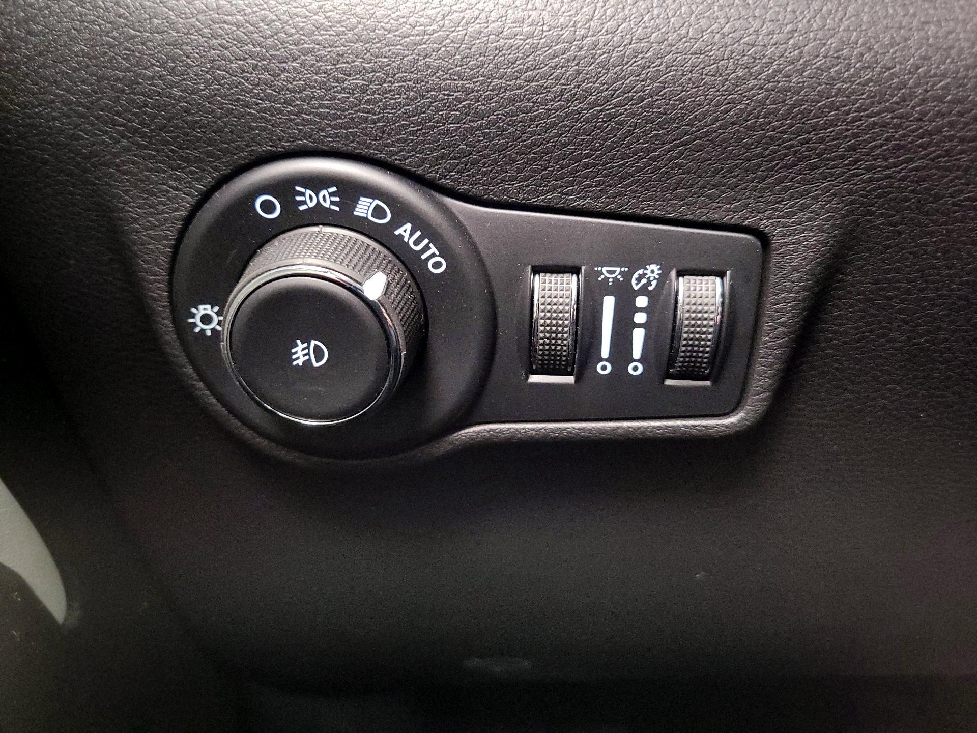 Thumbnail: 2023 Jeep Compass - 13