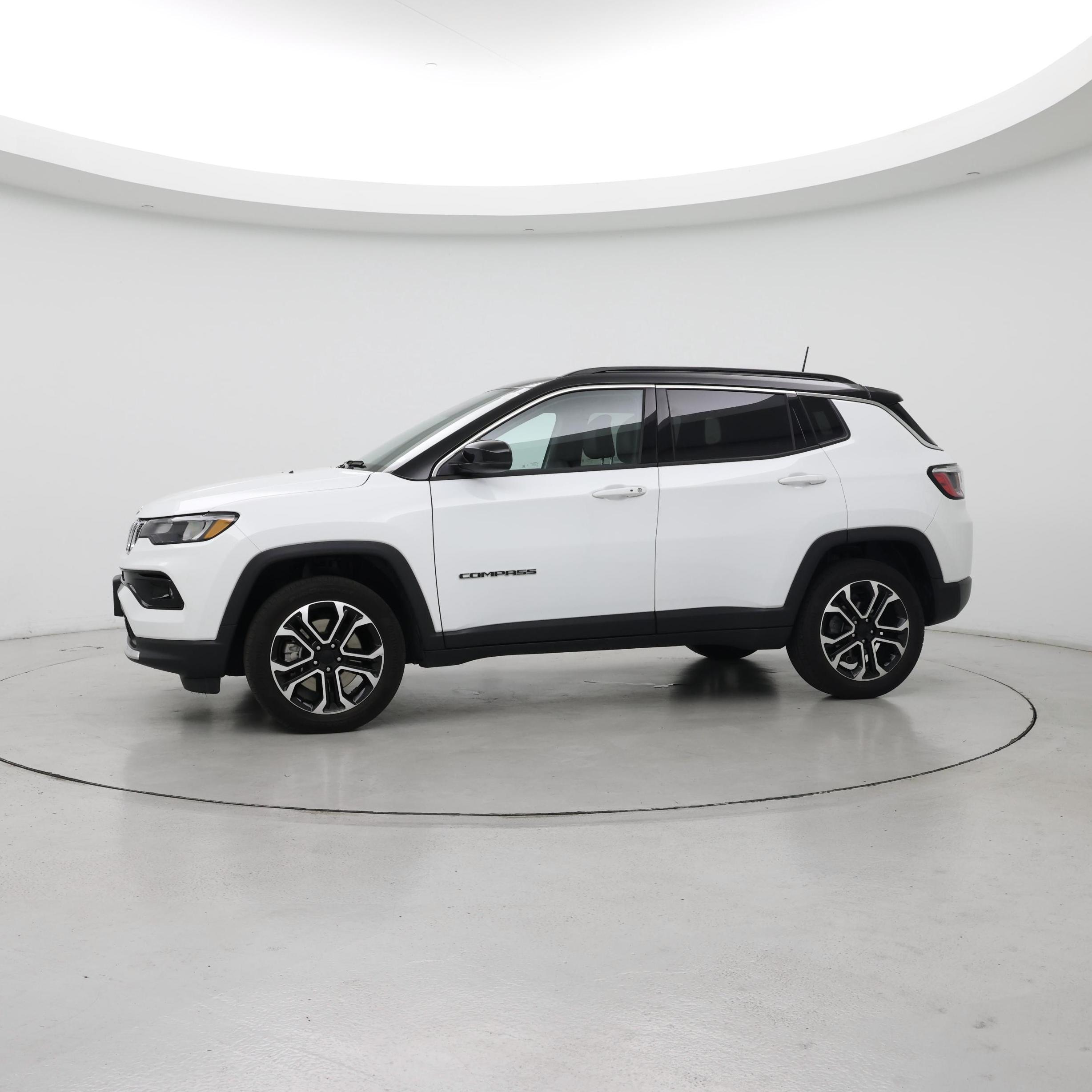 Thumbnail: 2023 Jeep Compass - 3