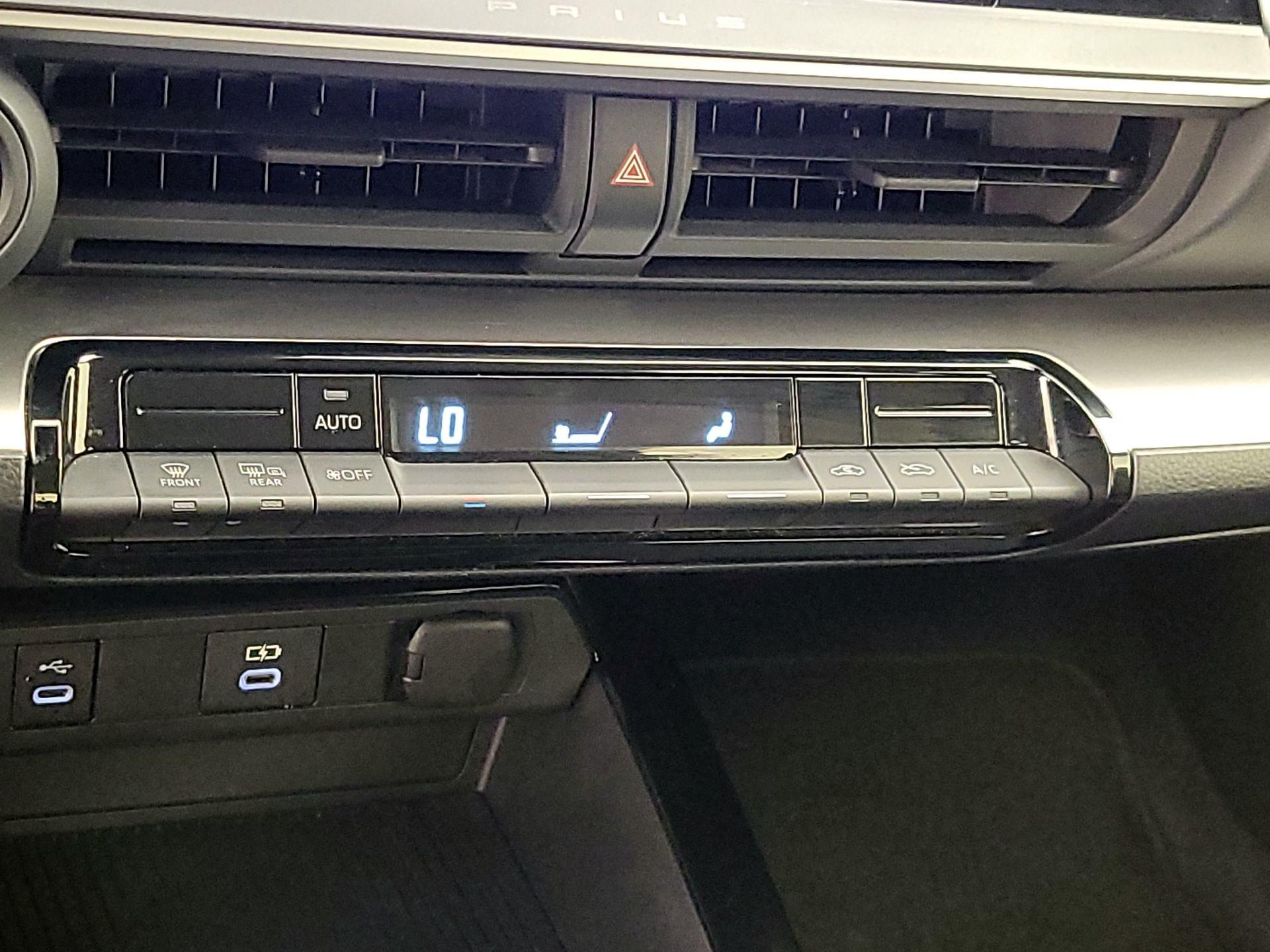 Thumbnail: 2024 Toyota Prius - 16