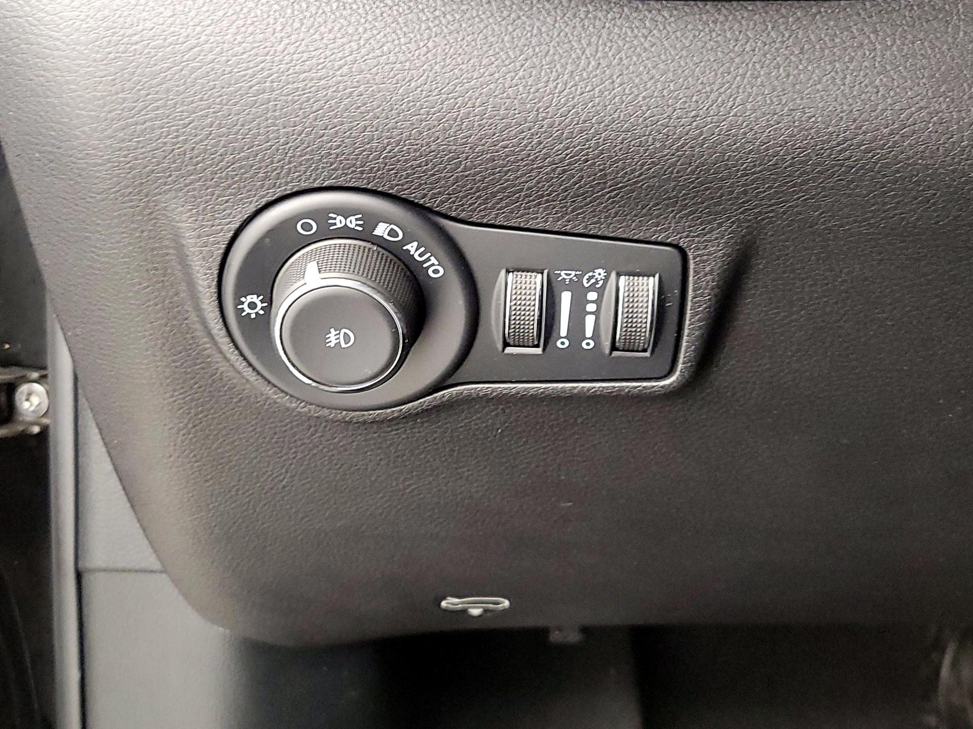 Thumbnail: 2022 Jeep Compass - 13