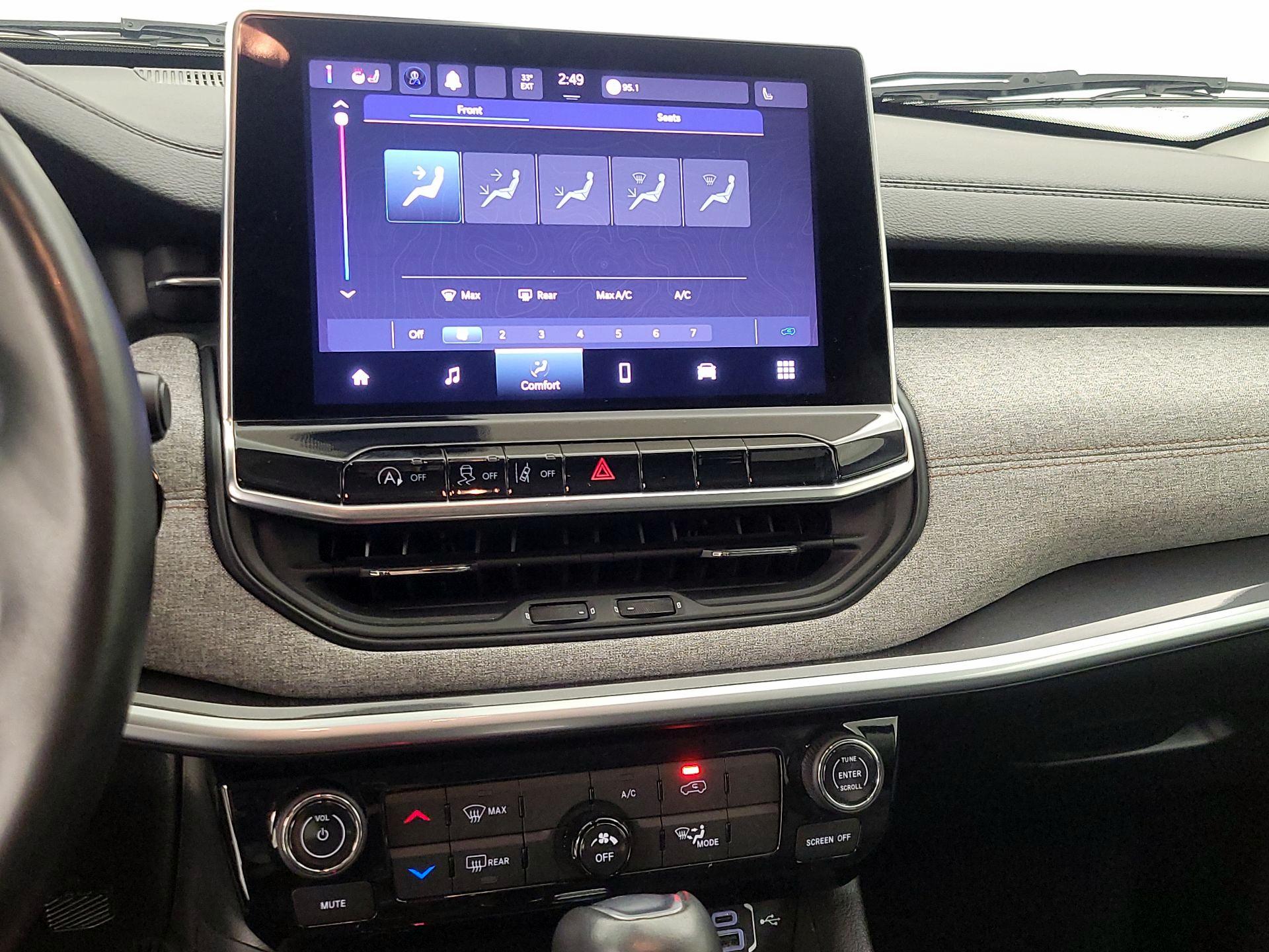 Thumbnail: 2022 Jeep Compass - 16