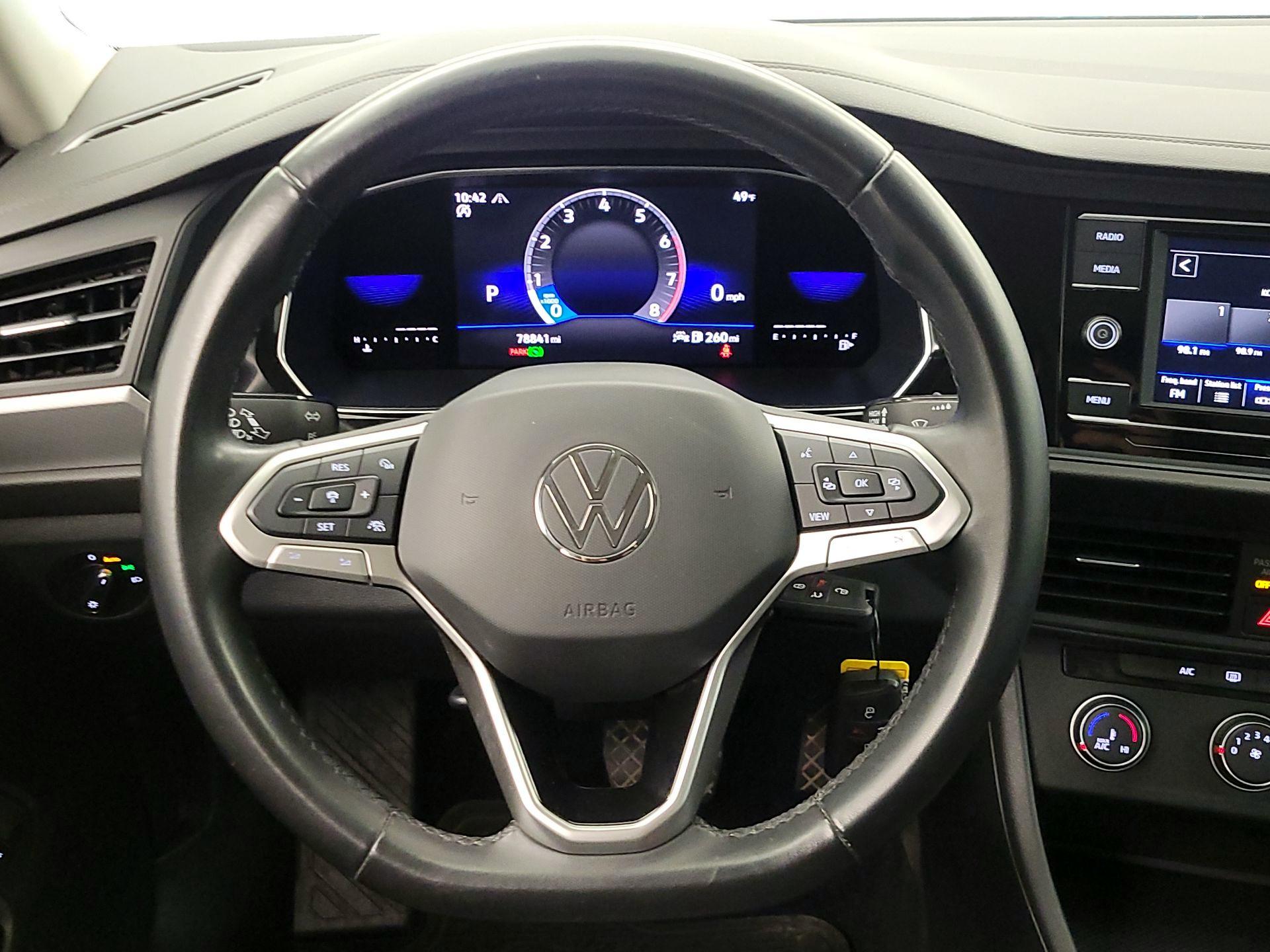 Thumbnail: 2023 Volkswagen Jetta - 10