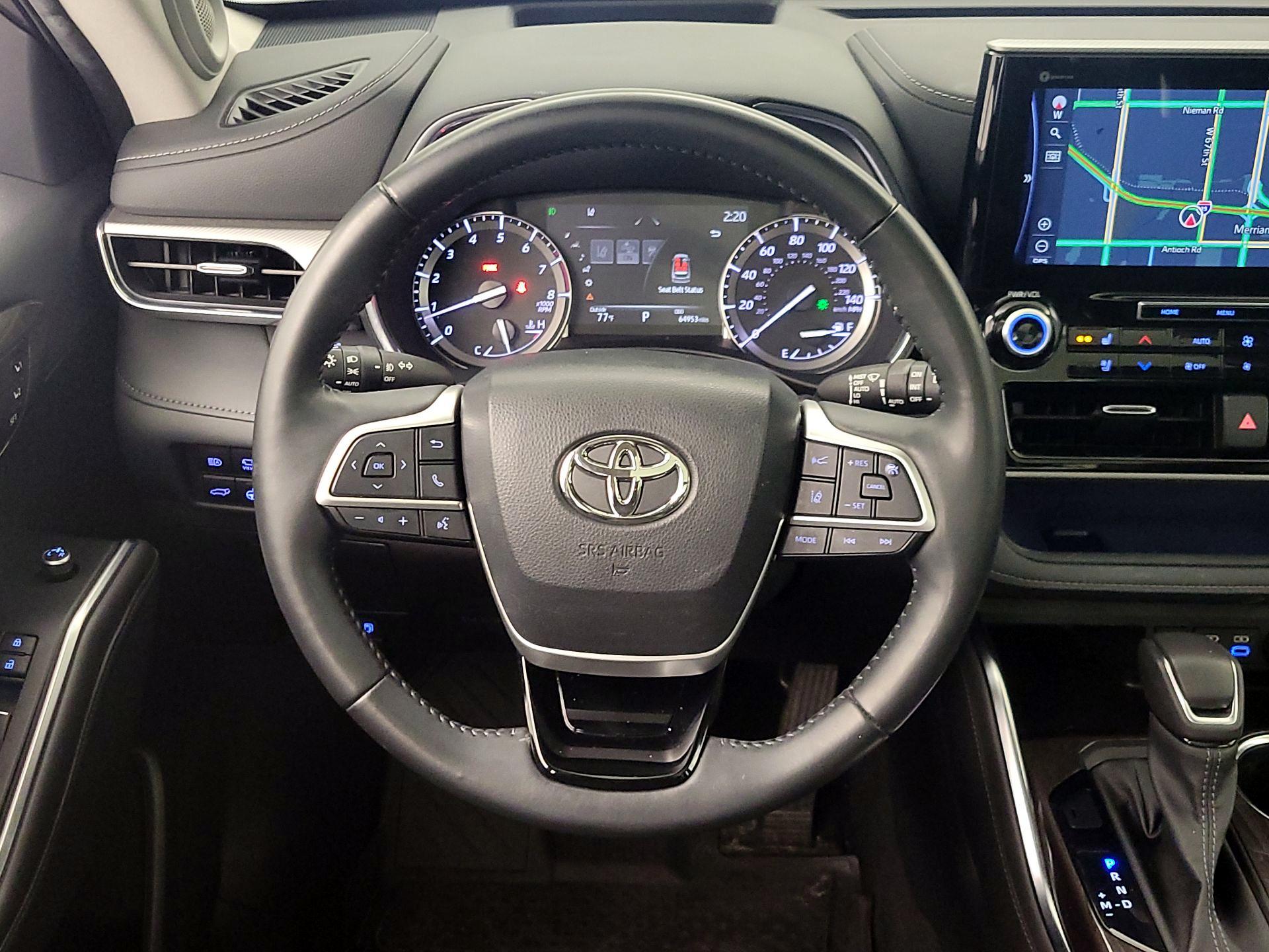 Thumbnail: 2022 Toyota Highlander - 10