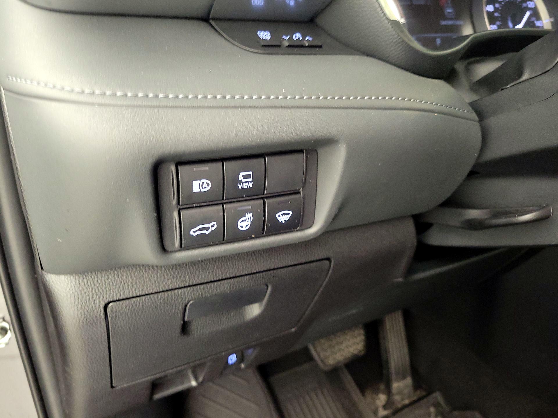 Thumbnail: 2022 Toyota Highlander - 13