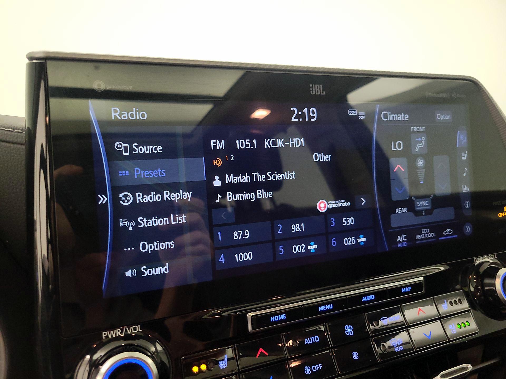 Thumbnail: 2022 Toyota Highlander - 16