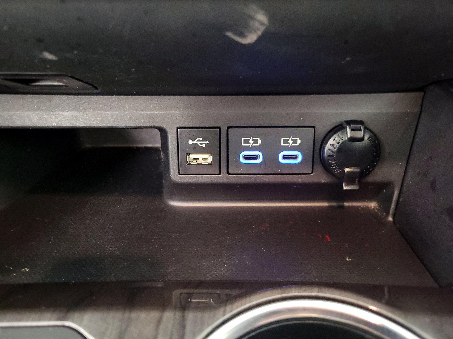 Thumbnail: 2022 Toyota Highlander - 19