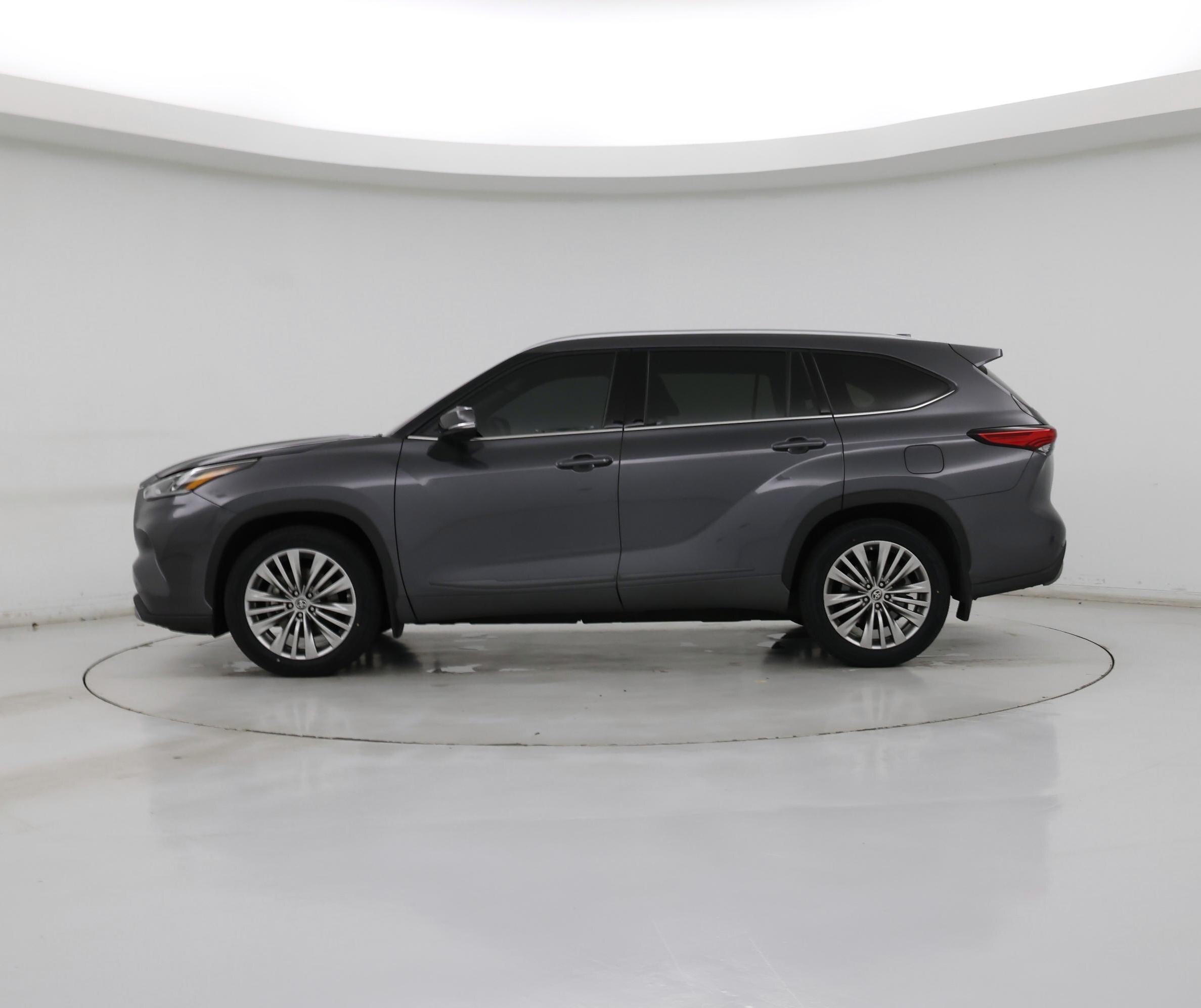 Thumbnail: 2022 Toyota Highlander - 3